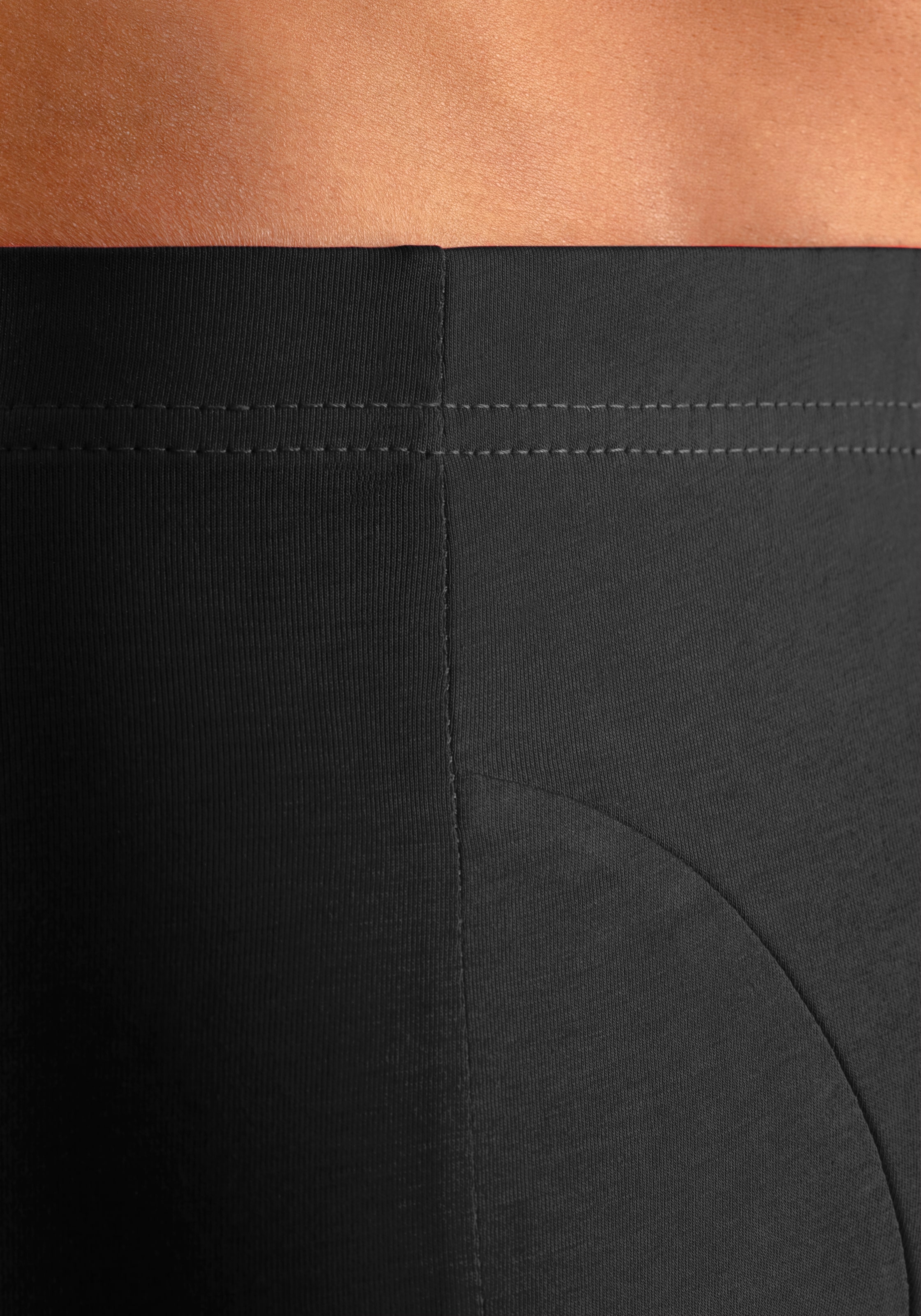 Bench. Boxer »Boxershorts für Herren«, (Dose, 4 St.), Unterhosen in der Dose mit kleinem Logodruck auf dem Bein