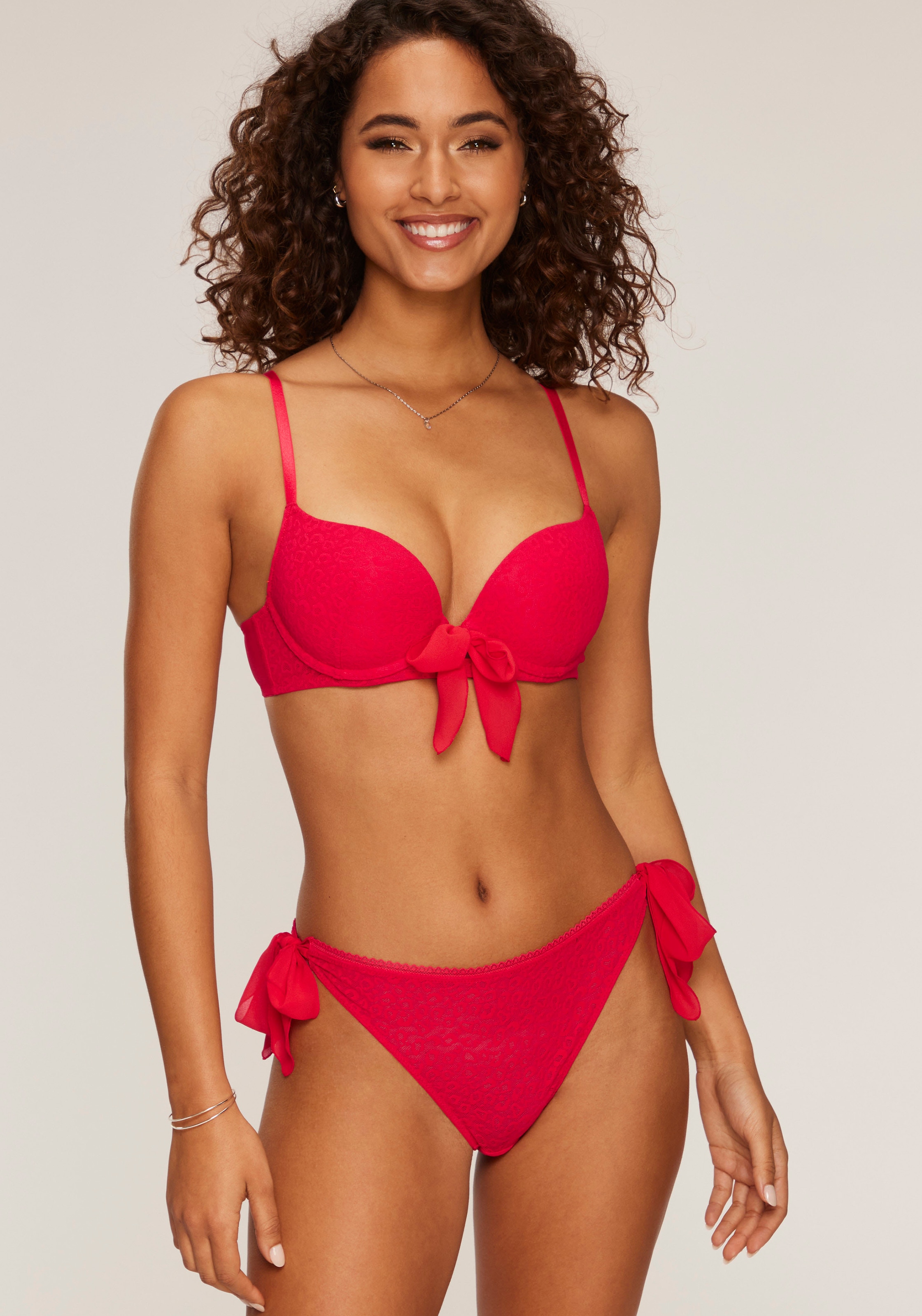 Vivance String »Anna«, aus leicht transparentem Mesh im angesagten Leo-Look, sexy Dessous