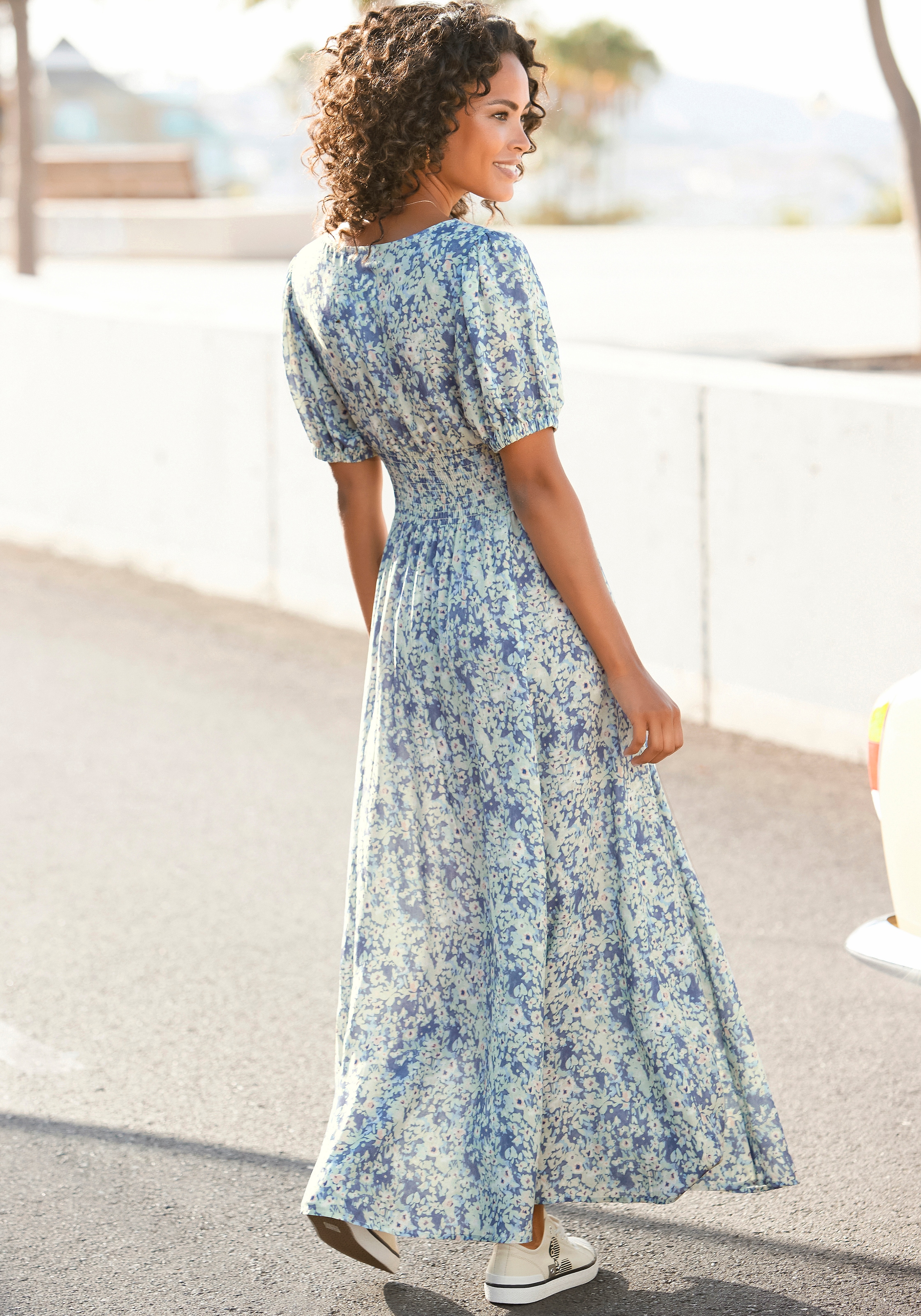 Buffalo Maxikleid, mit zartem Blumendruck und V-Ausschnitt, Sommerkleid, Strandkleid