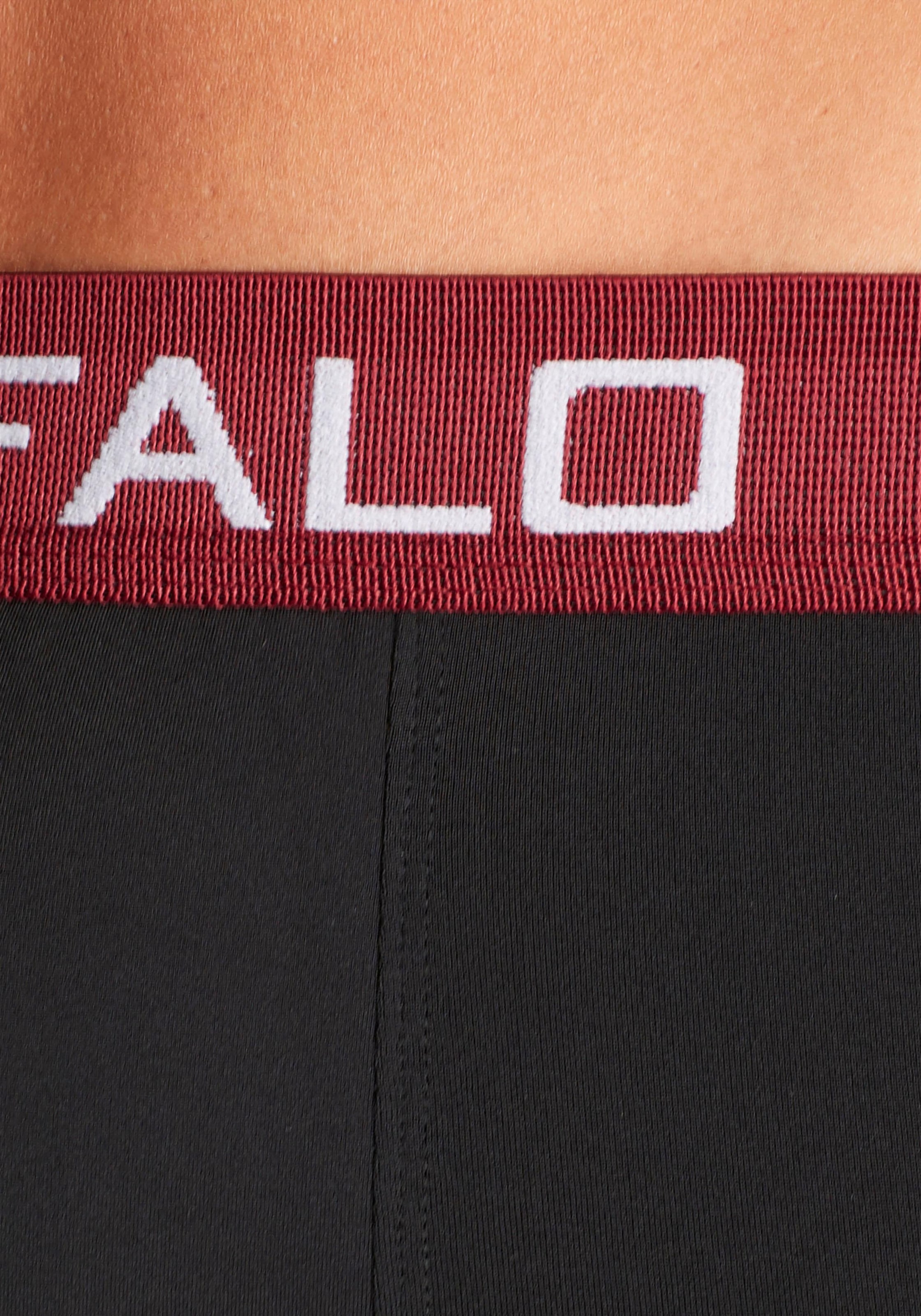 Buffalo Hipster, (Packung, 4 St.), knapp sitzende Boxershorts mit Kontrastbund aus Baumwollmischung