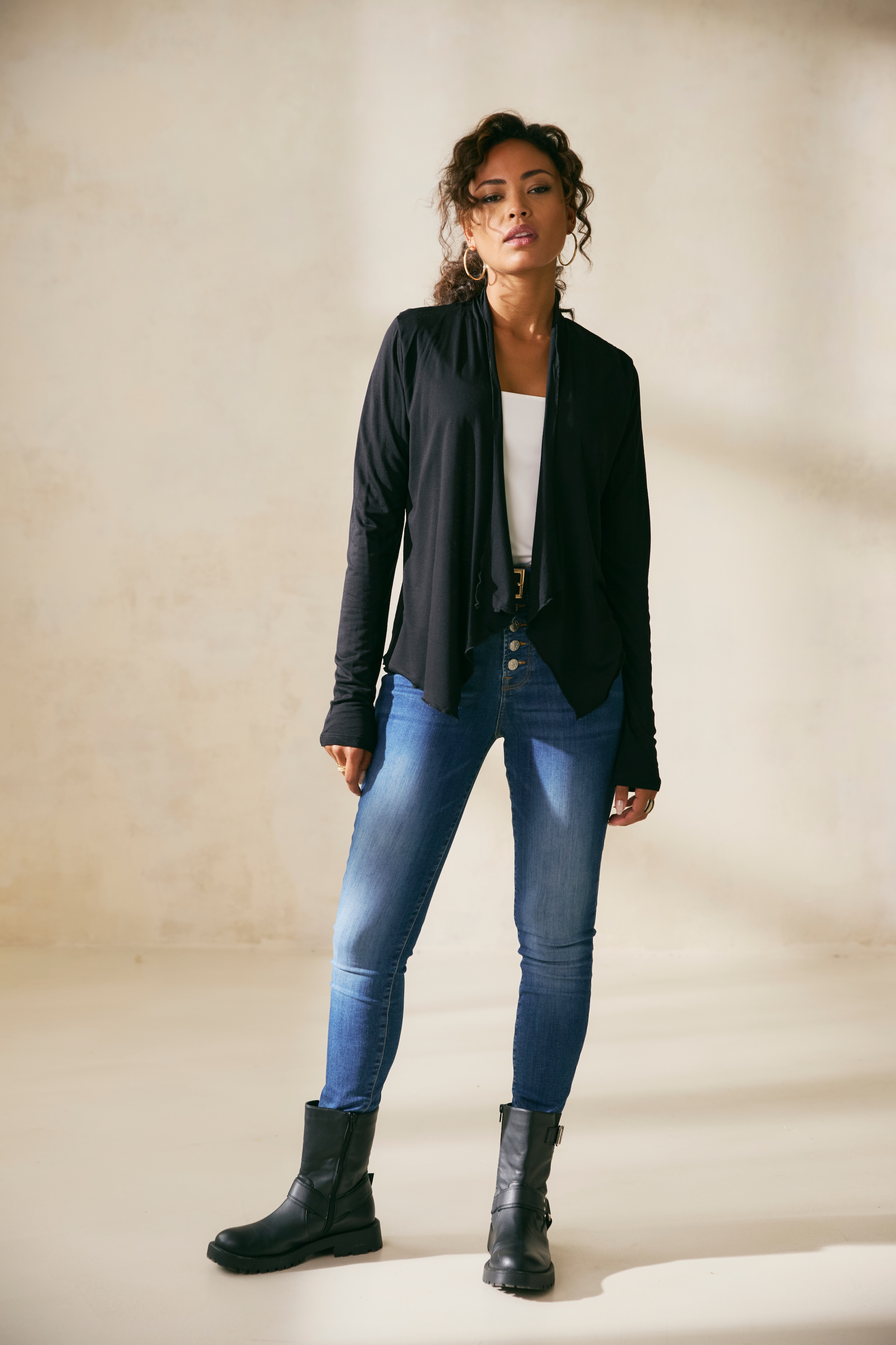 LASCANA Tanktop aus bügelfreiem Material, elegantes Basic-Top mit breiten Trägern