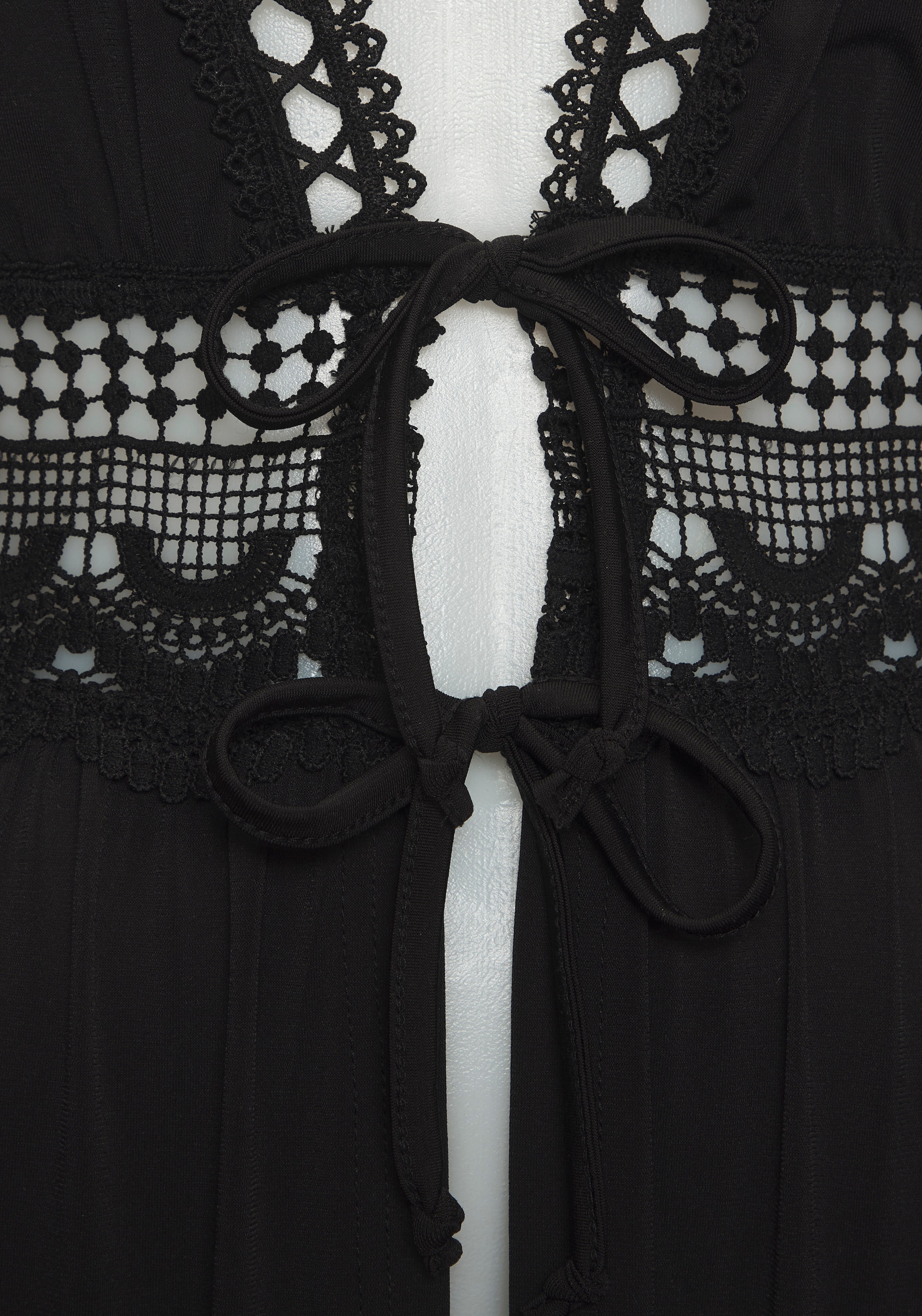LASCANA Strandkleid, mit Spitzeneinsätzen, bügelfreie Qualität