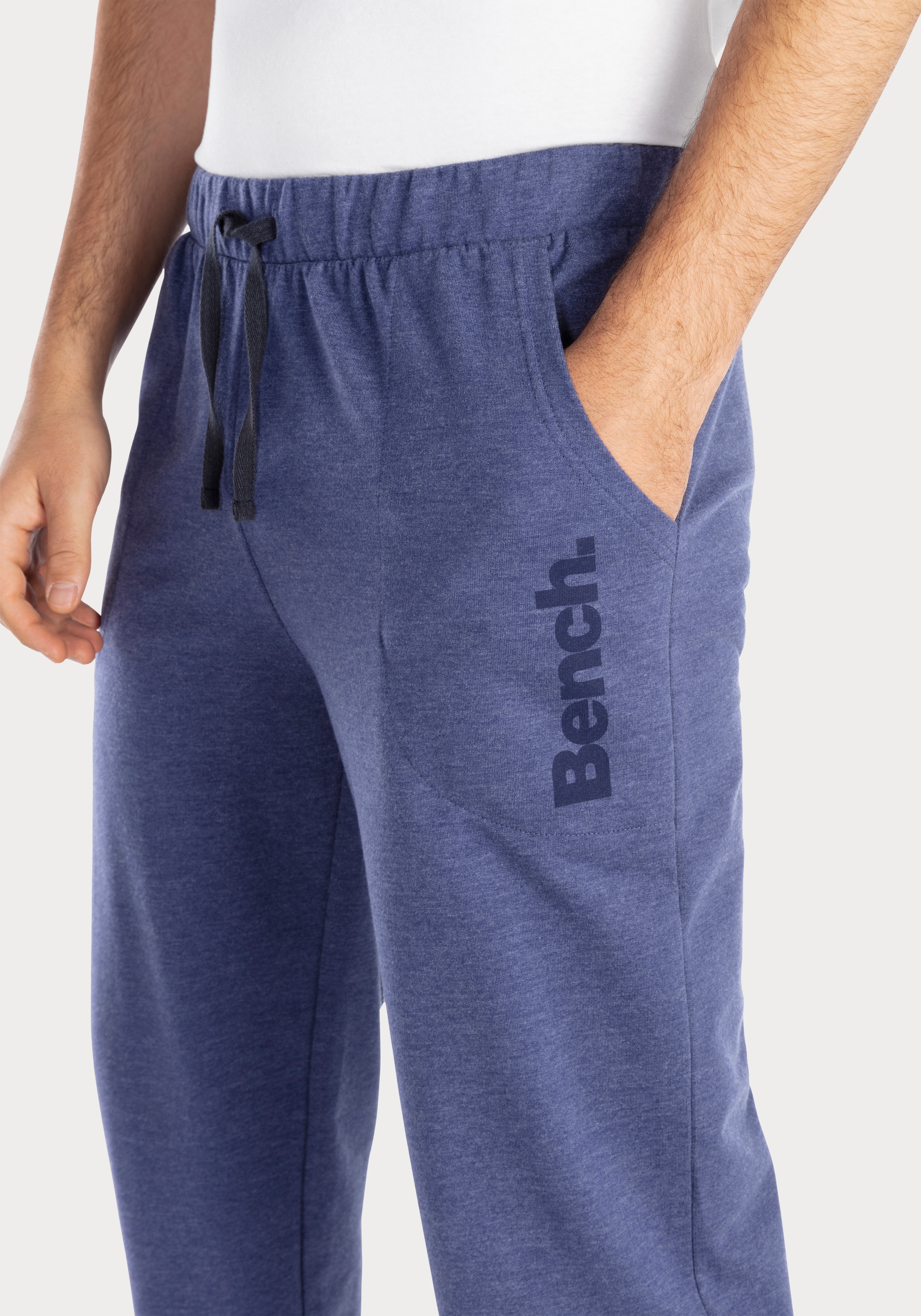 Bench. Loungewear Relaxhose, aus leichter Sweat-Qualität