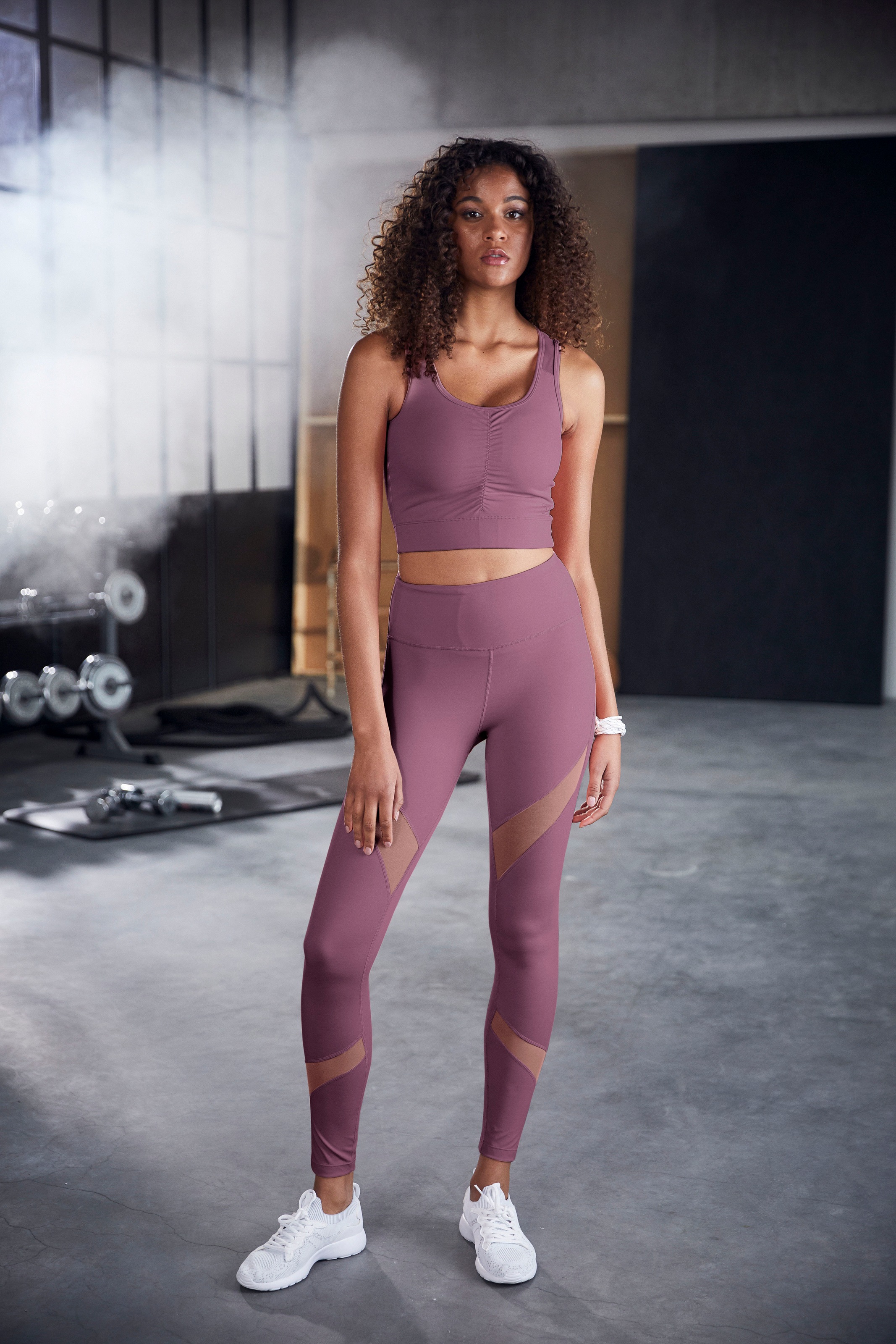 LASCANA ACTIVE Crop-Top, mit Raffung und Mesheinsätze