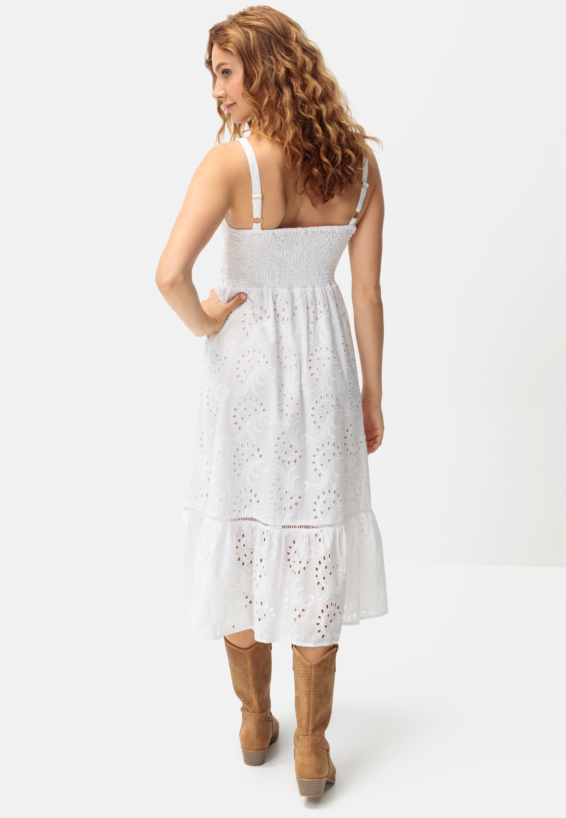 LASCANA Midikleid, mit sommerlicher Lochstickerei