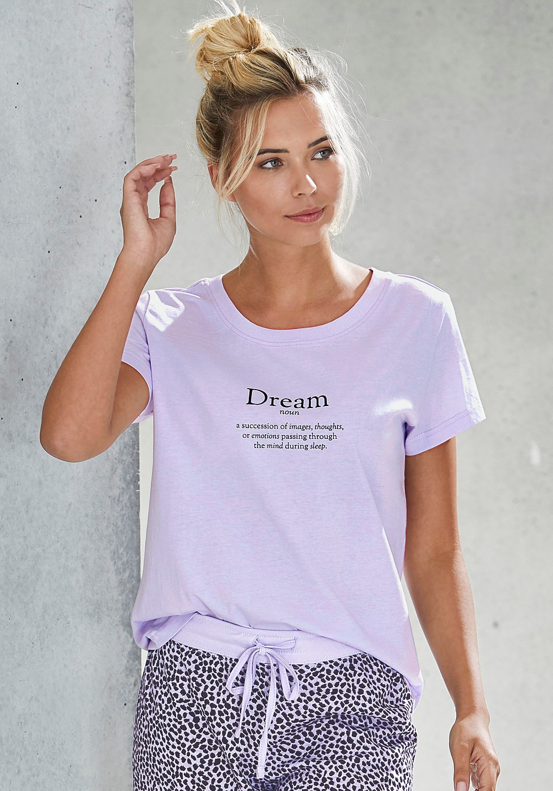 Vivance Dreams Pyjamaoberteil, mit Statementdruck