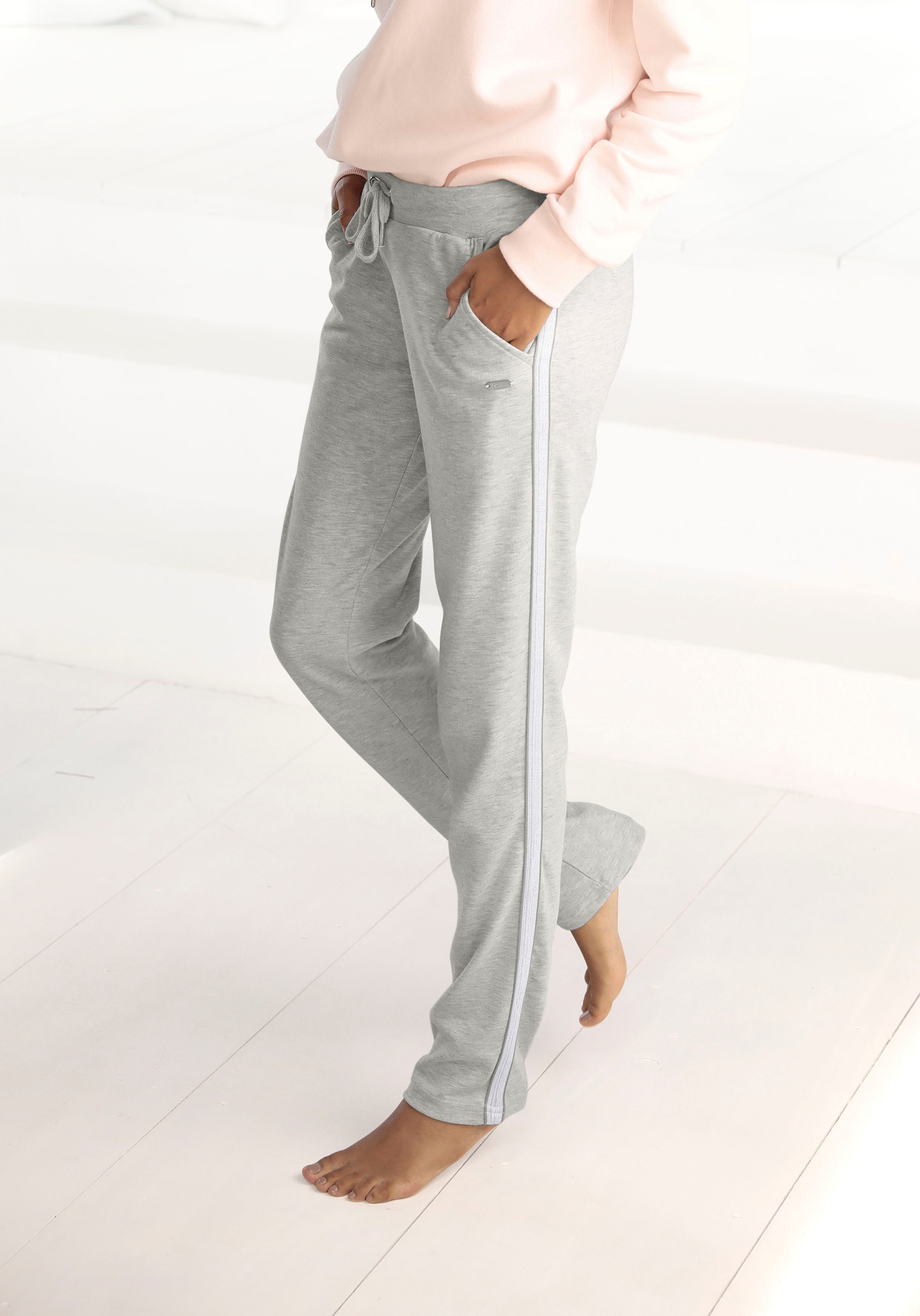 Bench. Loungewear Homewearhose, mit Metallic-Streifen, Loungewear, Loungeanzug