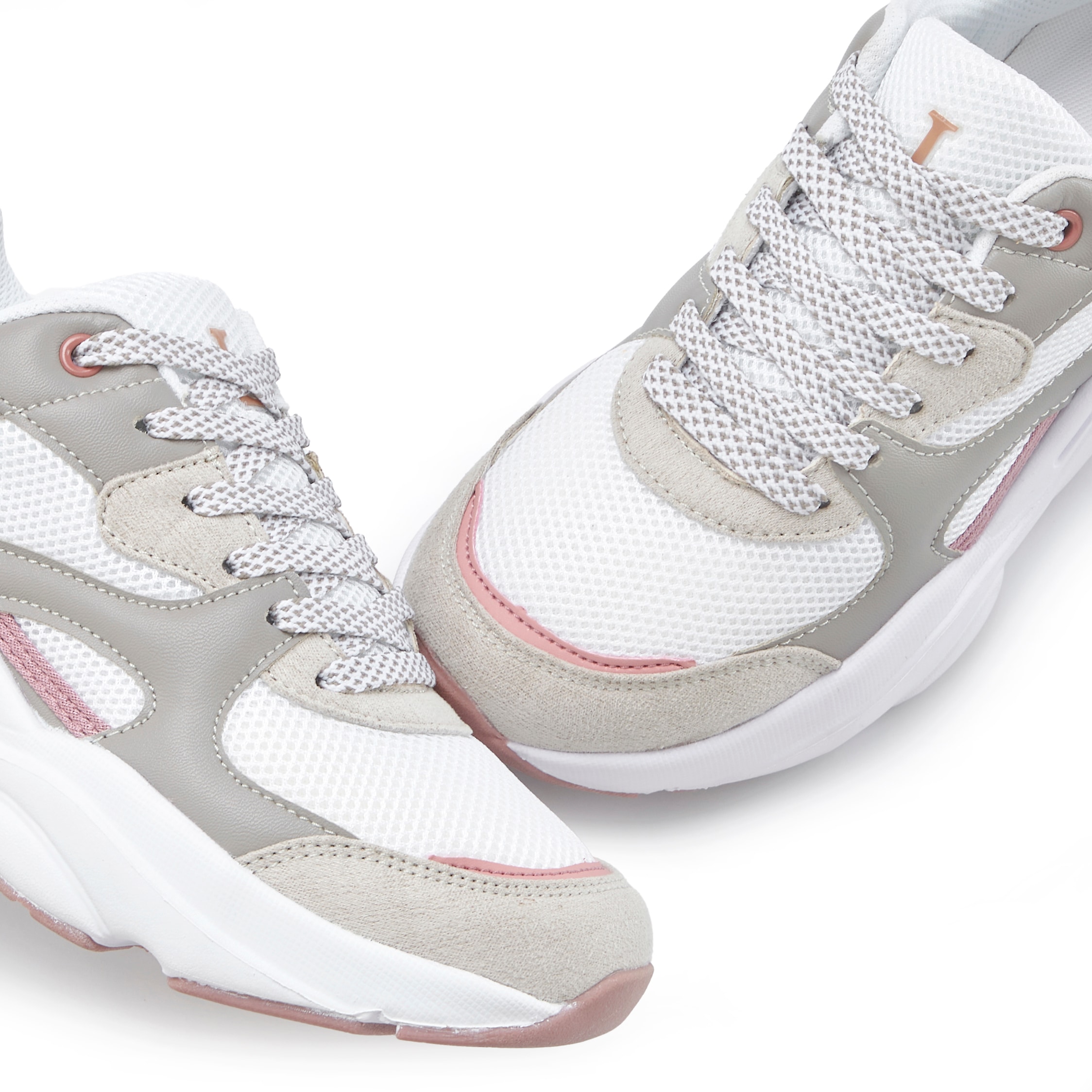 LASCANA Sneaker, mit ultraleichter Chunky-Sohle, Schnürhalbschuh, Freizeitschuh