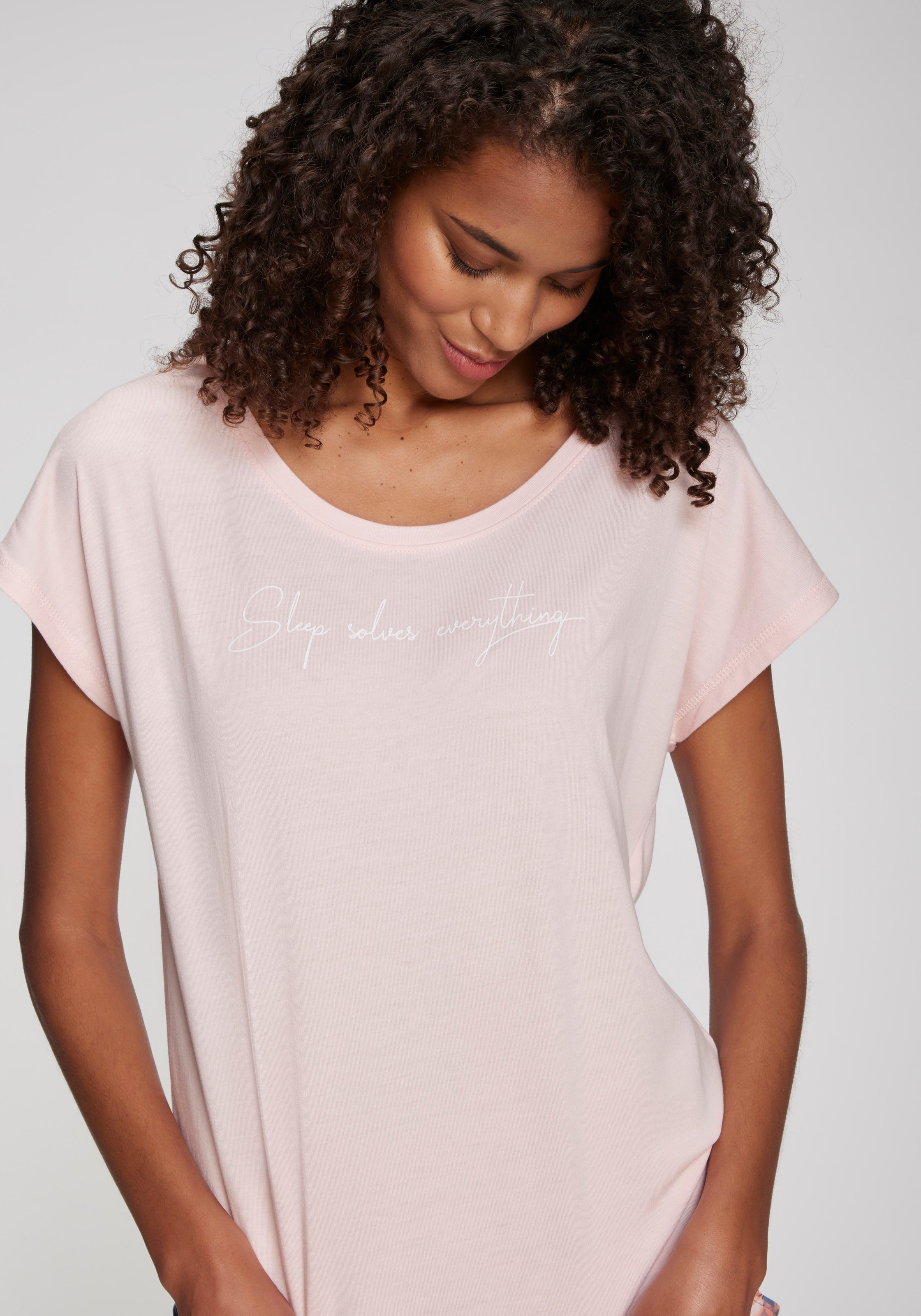 Vivance Dreams T-Shirt, Mit kleinem Frontprint