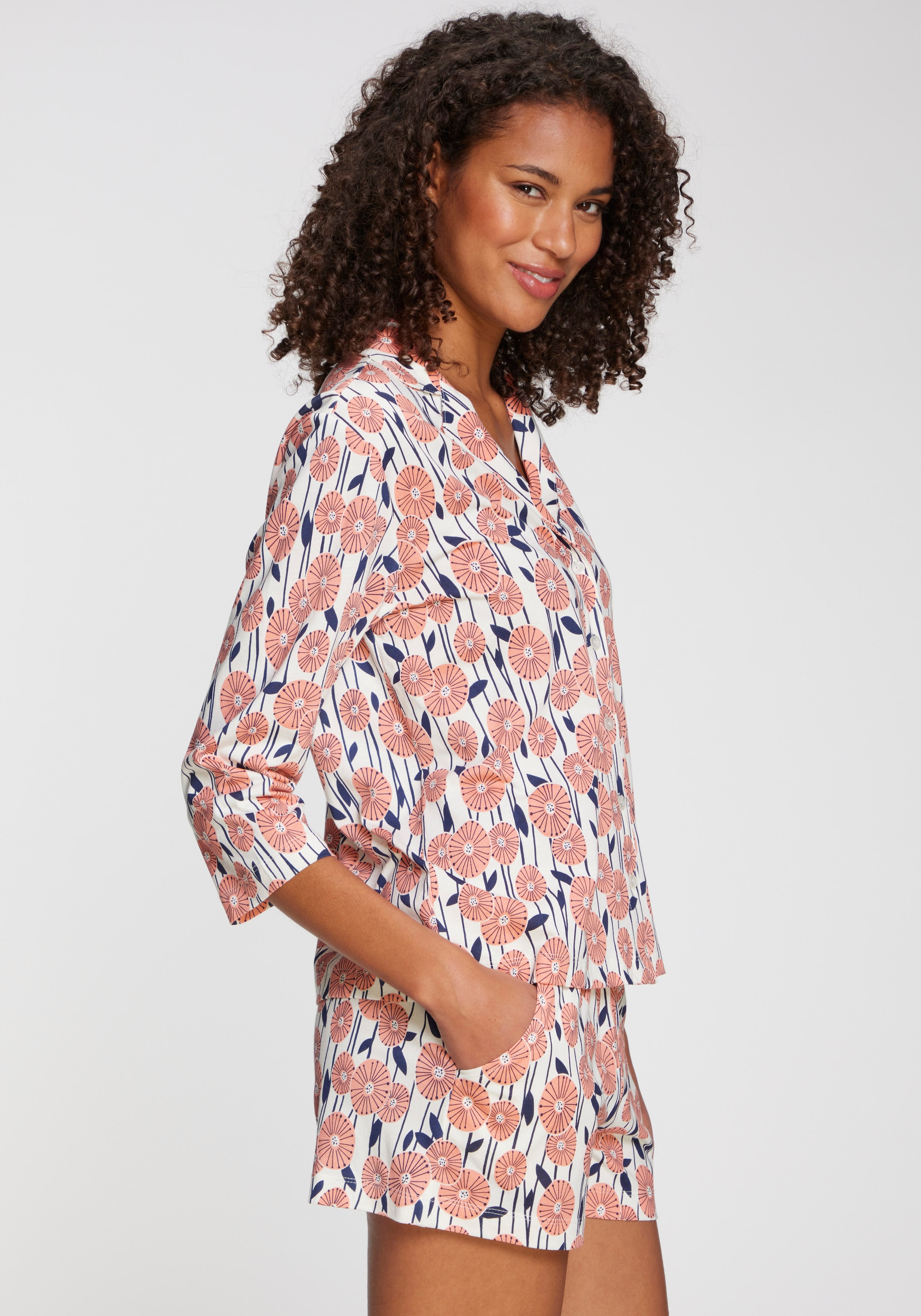Vivance Dreams Pyjamaoberteil, Mit schönem Alloverdruck
