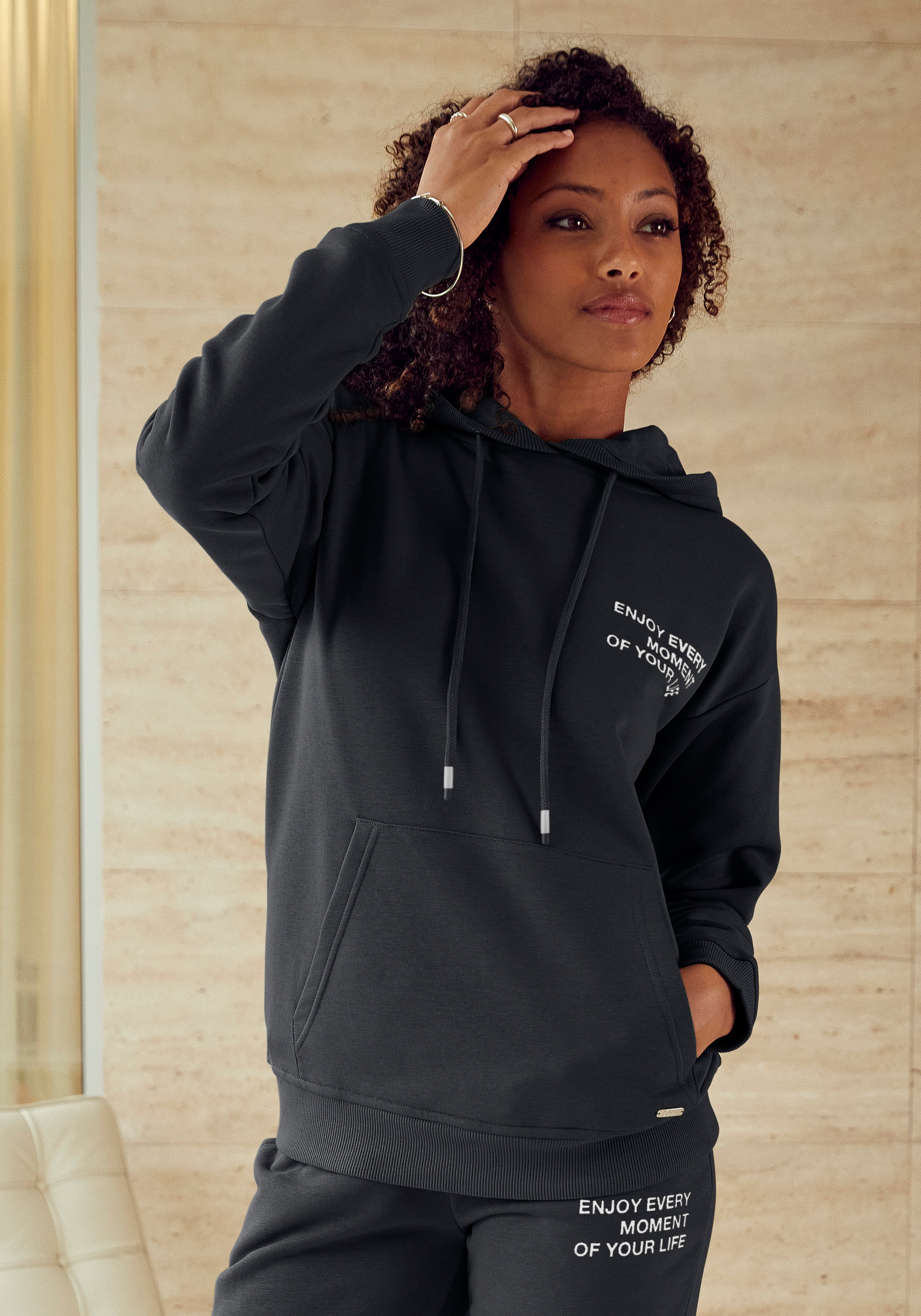 Buffalo Hoodie »- Kapuzensweatshirt«, mit Statement Druck, Home- und Loungewear
