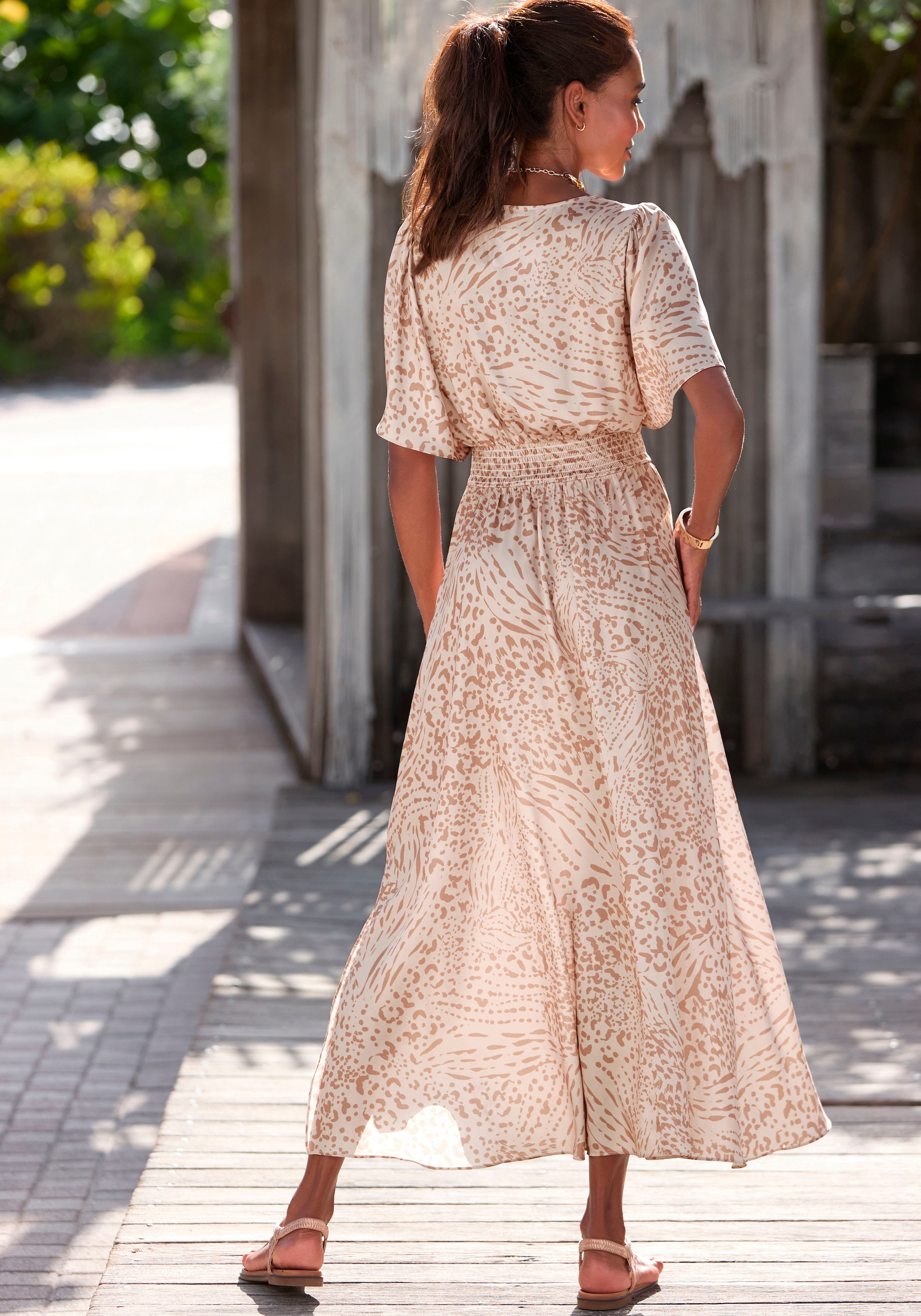 LASCANA Maxikleid, mit Animalprint, luftiges Sommerkleid mit Schlitzen