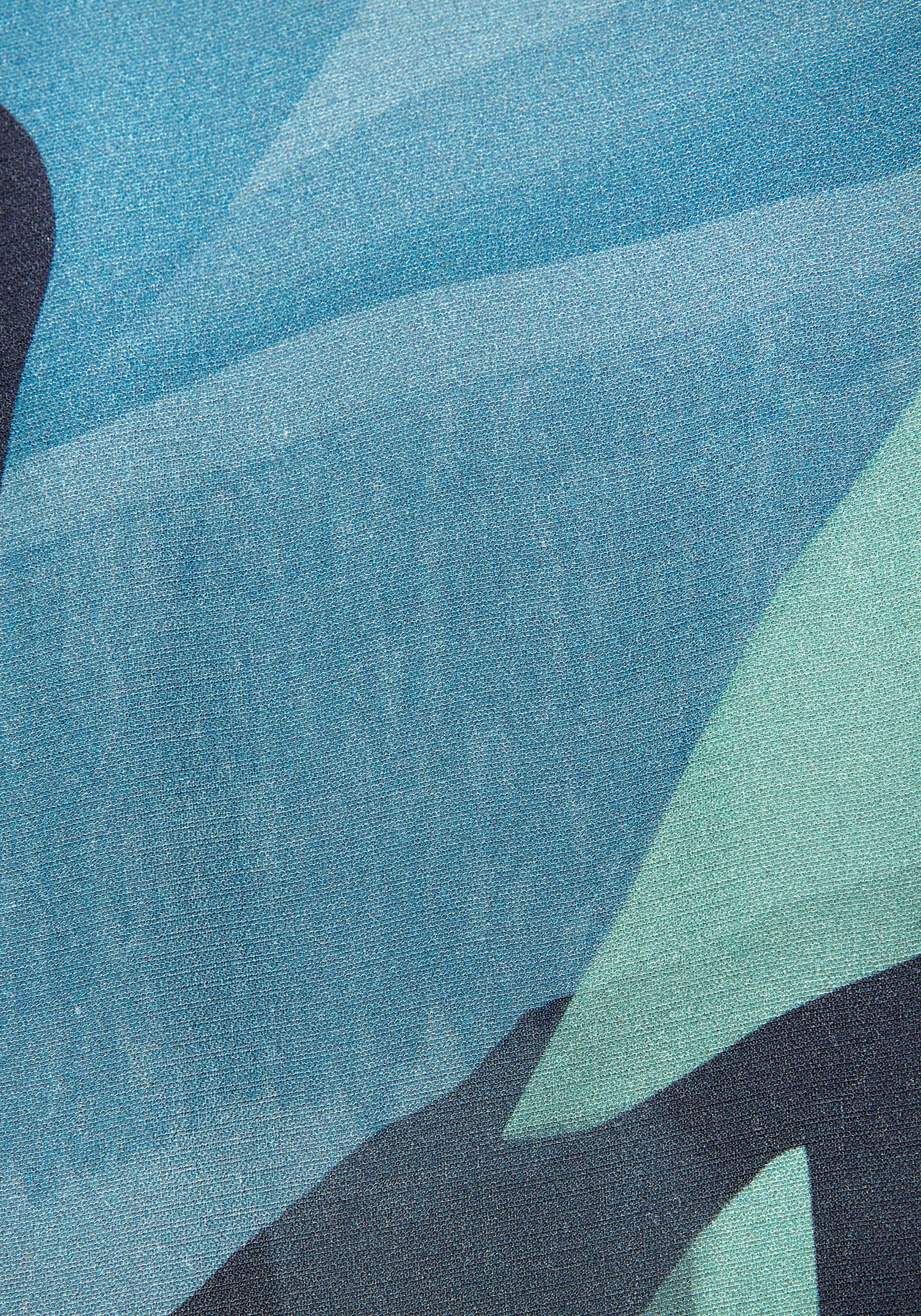 LASCANA Sommerkleid, mit luftigen Flügelärmeln, kurzes Strandkleid mit Alloverprint