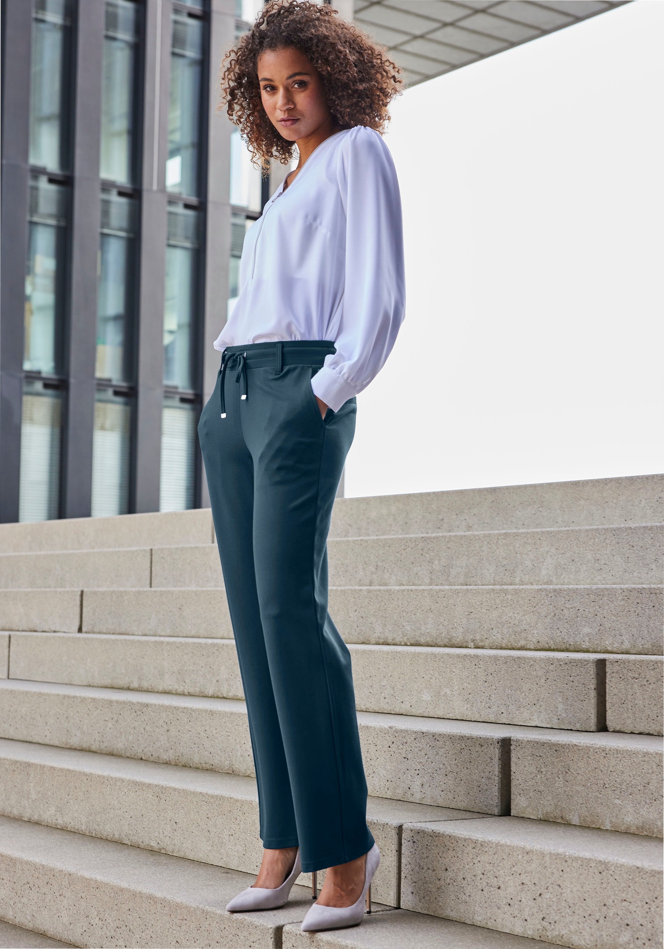 LASCANA Homewearhose  in weich fließendem Material, Loungewear