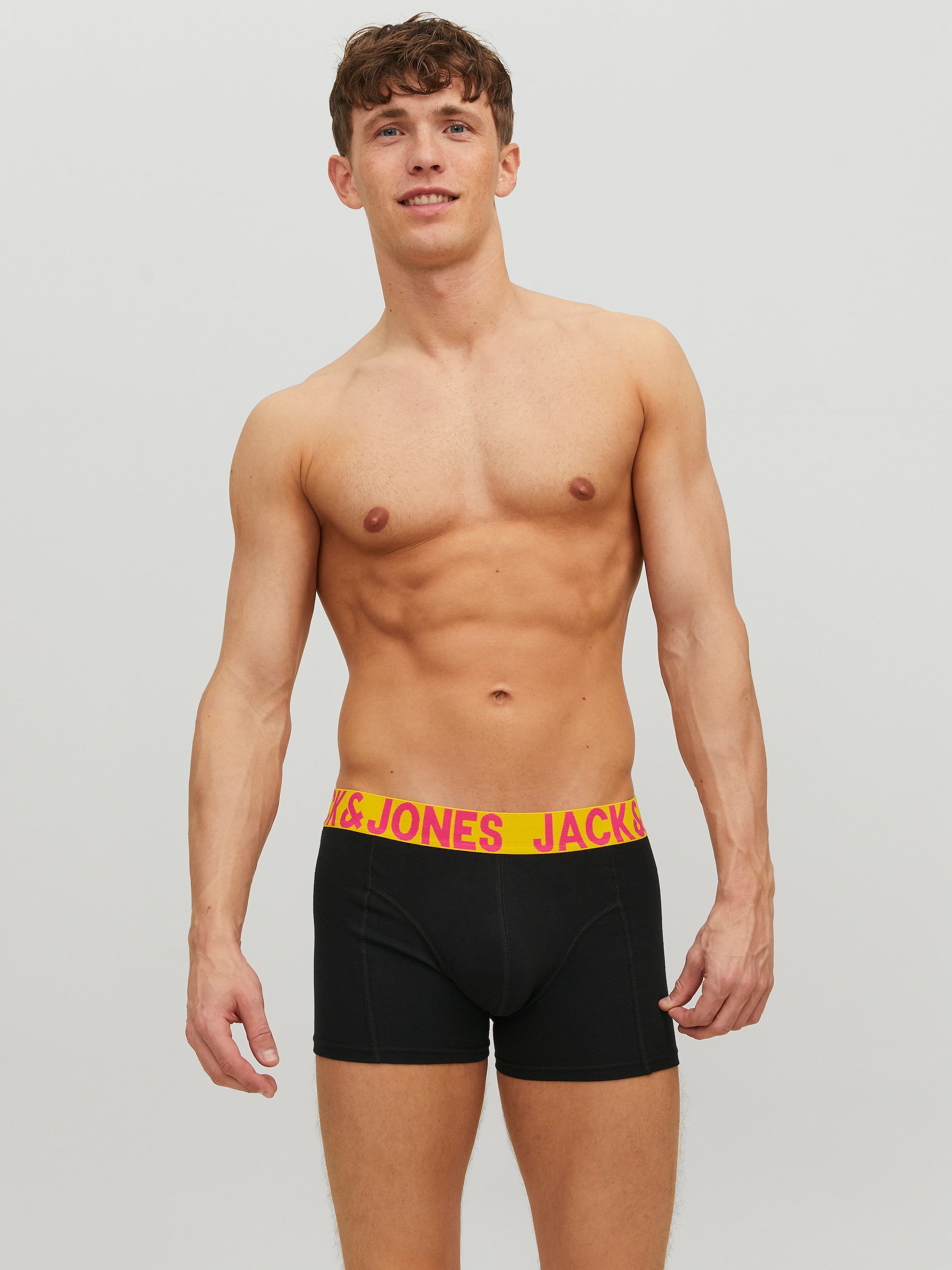 Jack & Jones Boxer »JACCRAZY im Dreierpack mit kontrastfarbenem Bund und Stretchkomfort«, 3 Stk. unifarben mit Farbeinsatz, modisch, eng anliegend, Baumwollmischung