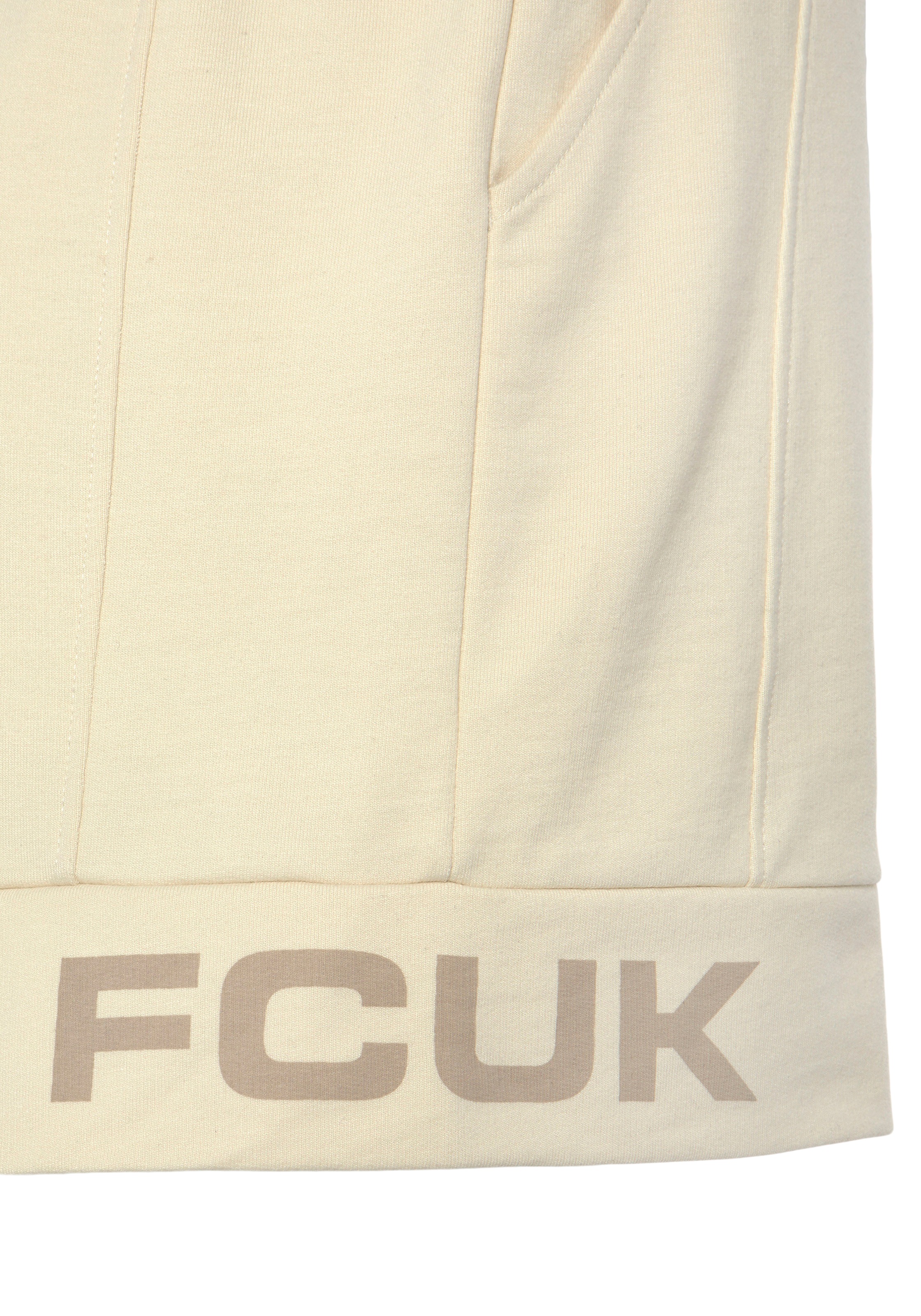 FCUK Sweatshorts, mit Längsteilungsnaht und Logoschriftzug, Loungewear