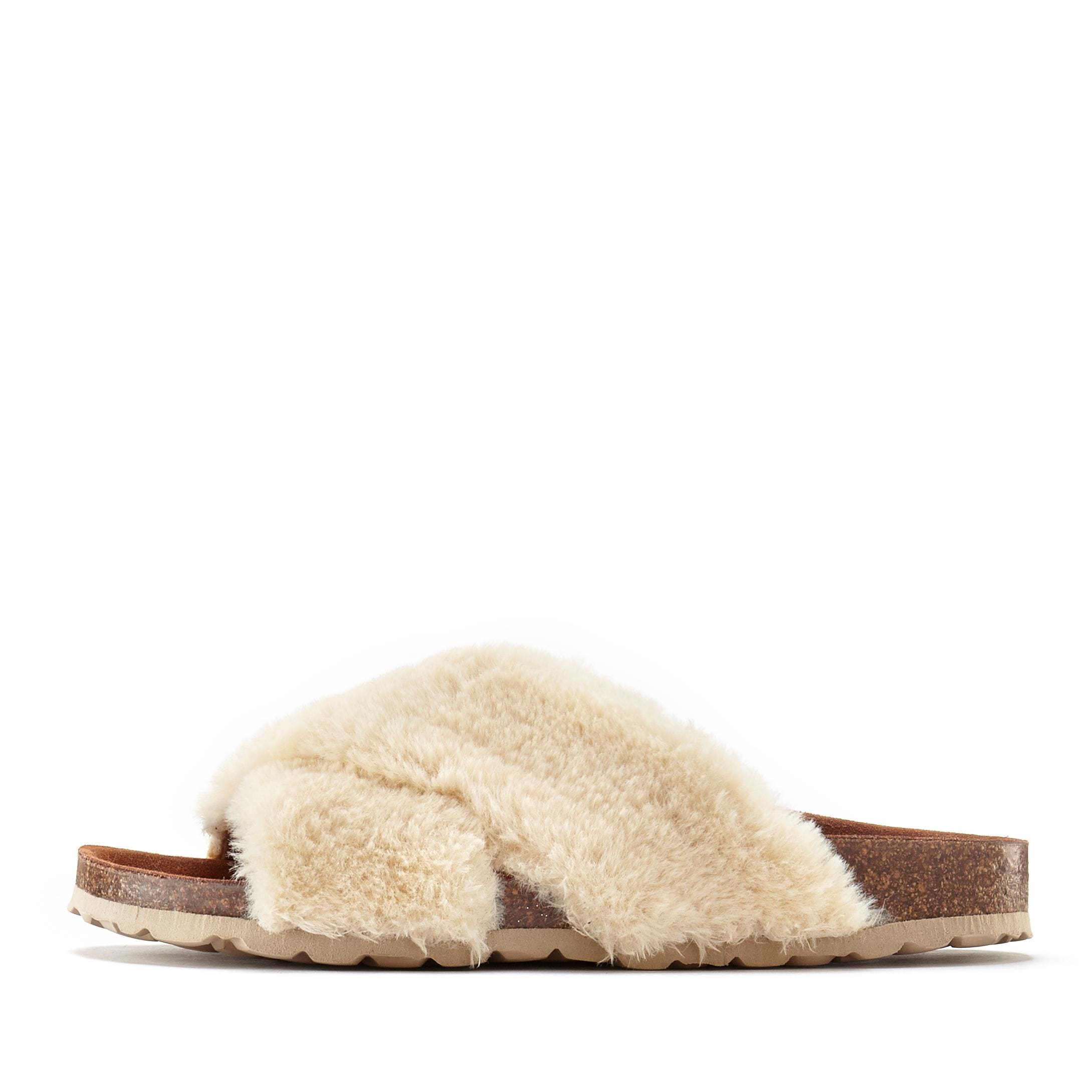 LASCANA Pantolette »Hausschuh, Mule, Sandale, offener Schuh,«, mit Korkfußbett und Fellimitat