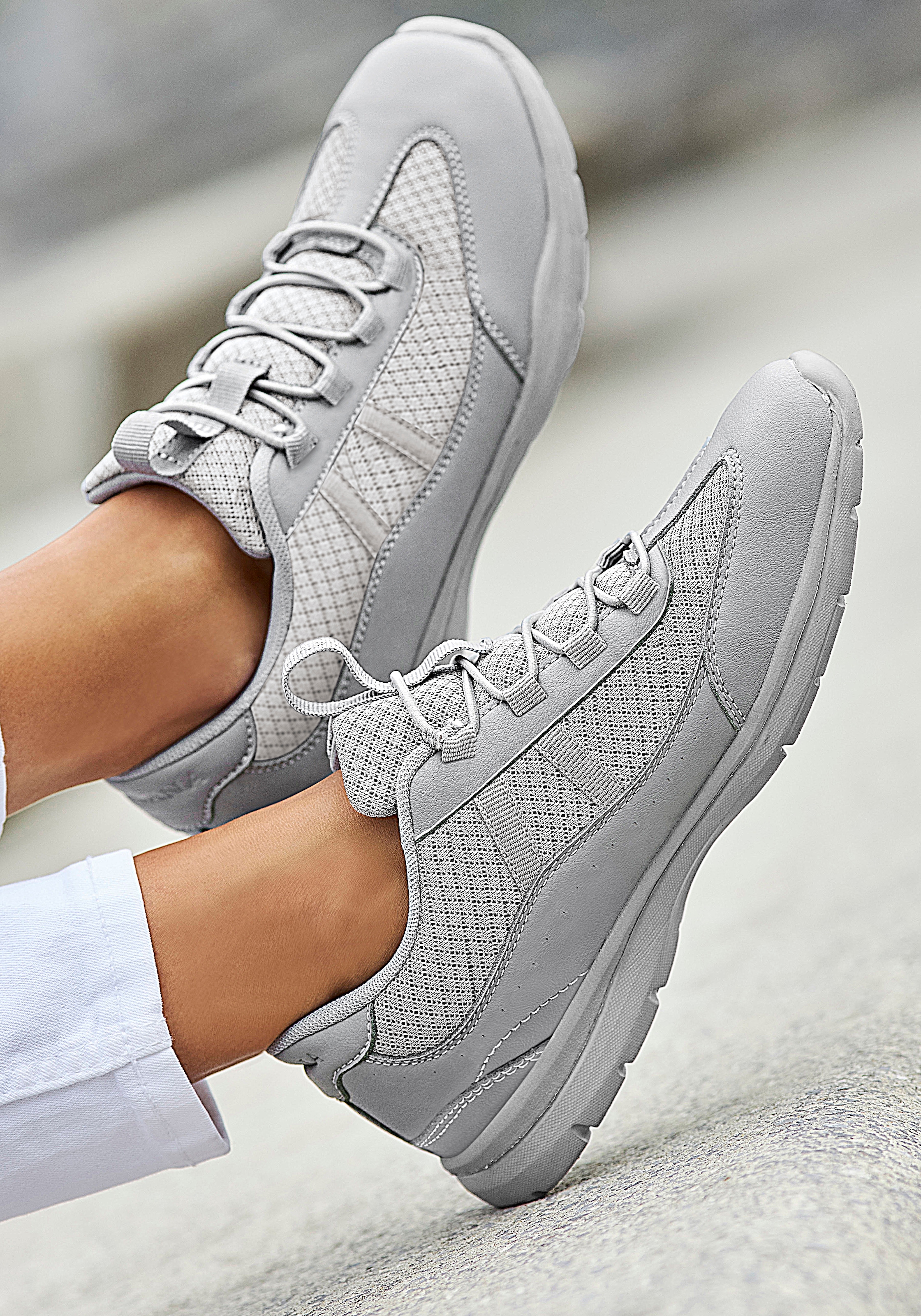 LASCANA Sneaker »Freizeitschuh, Halbschuh,«, zum Reinschlüpfen mit elastischen Schnürbändern VEGAN