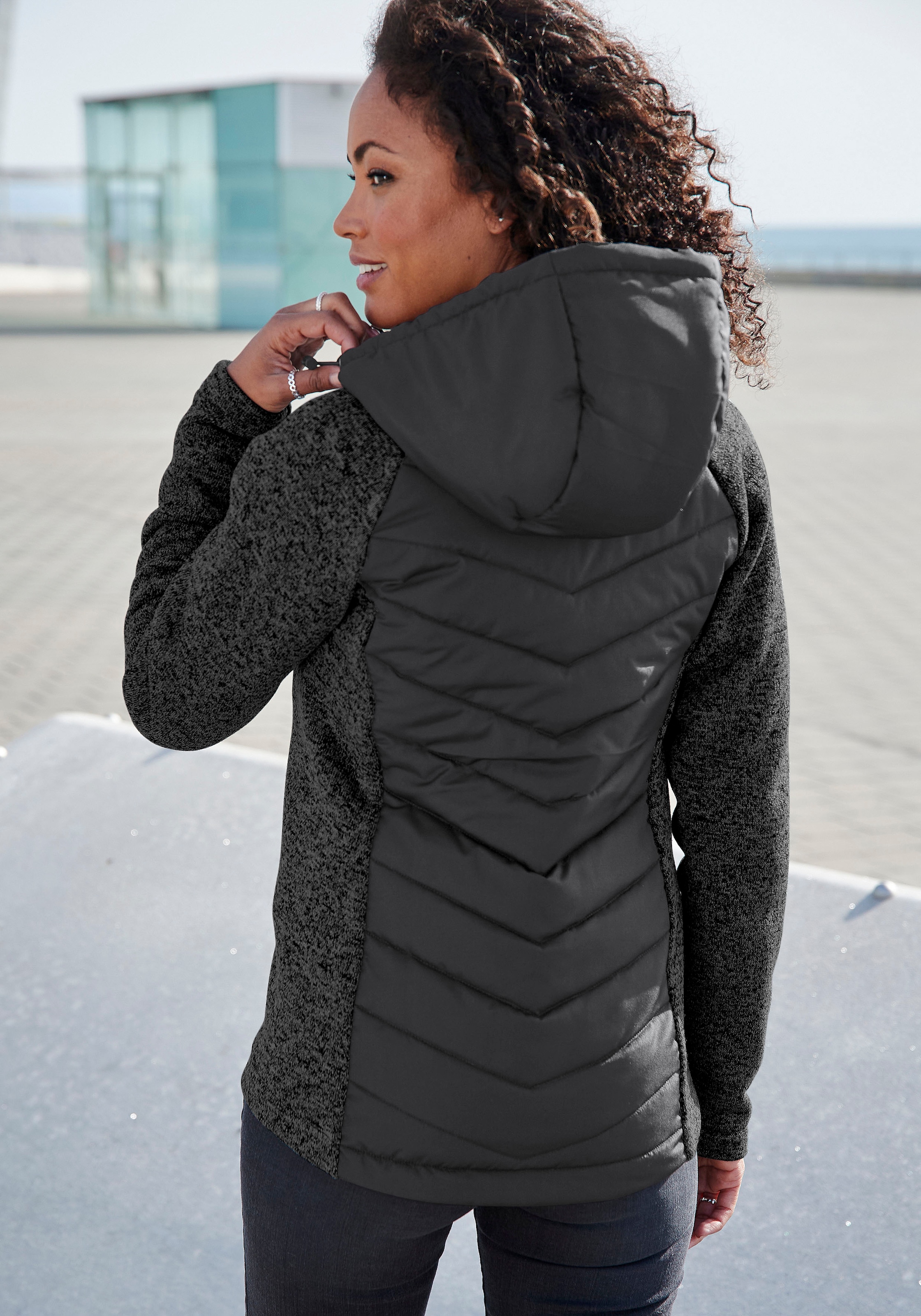 Vivance Steppjacke, mit Kapuze, mit Strickfleece-Ärmeln