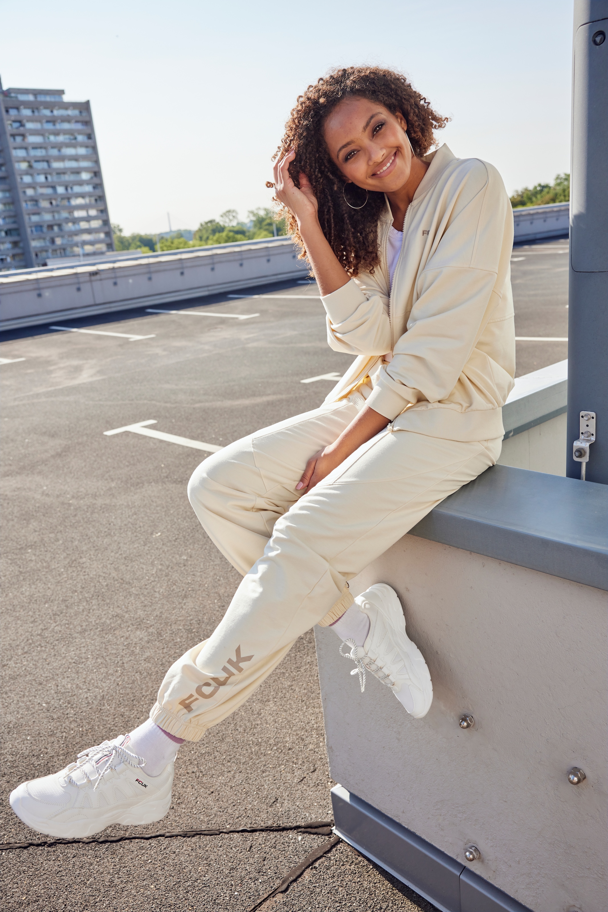 FCUK Sweatpants, mit Logodruck am Bein, Loungewear