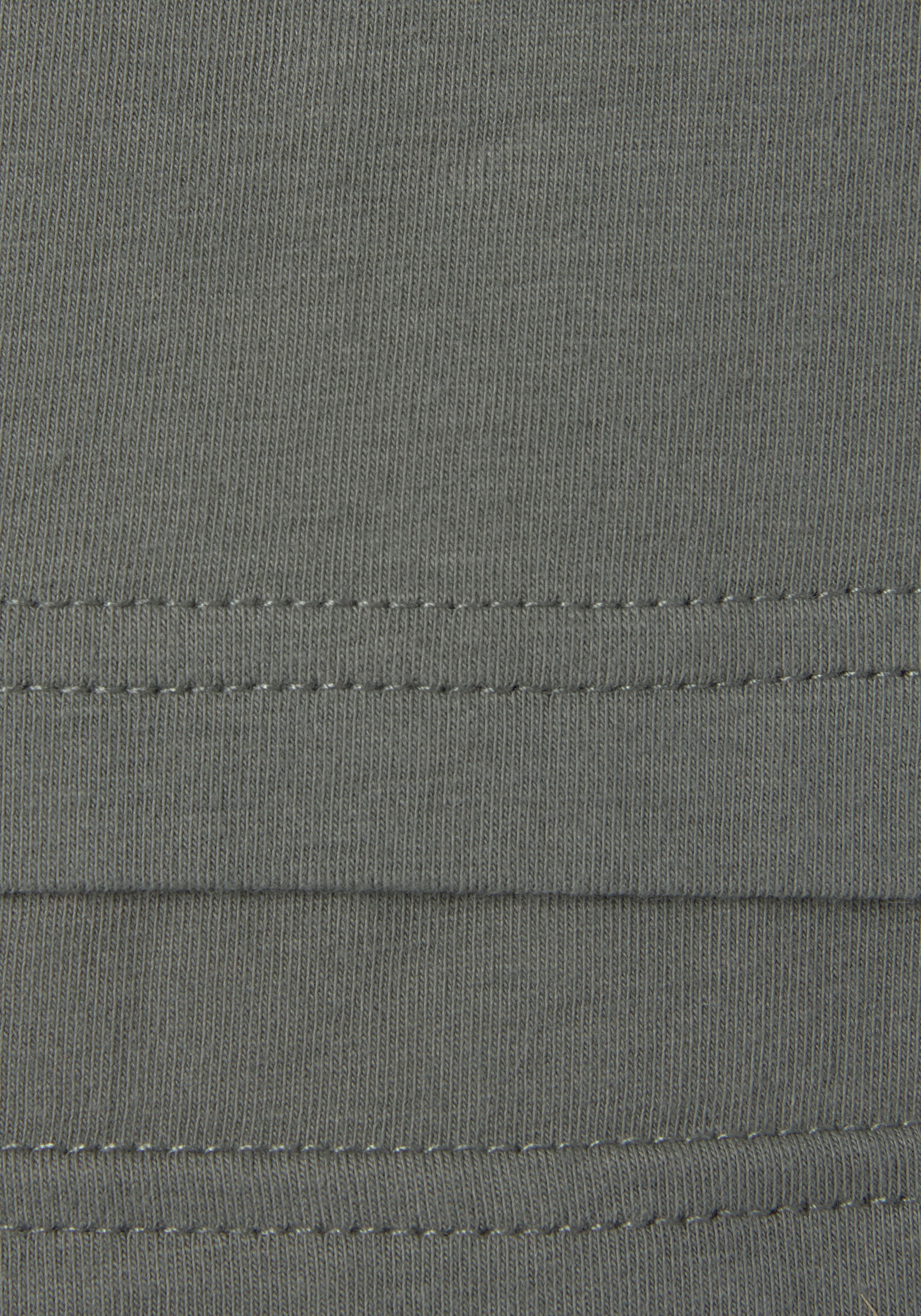 LASCANA Kurzarmshirt, mit kastigem Schnitt und Lagen-Look