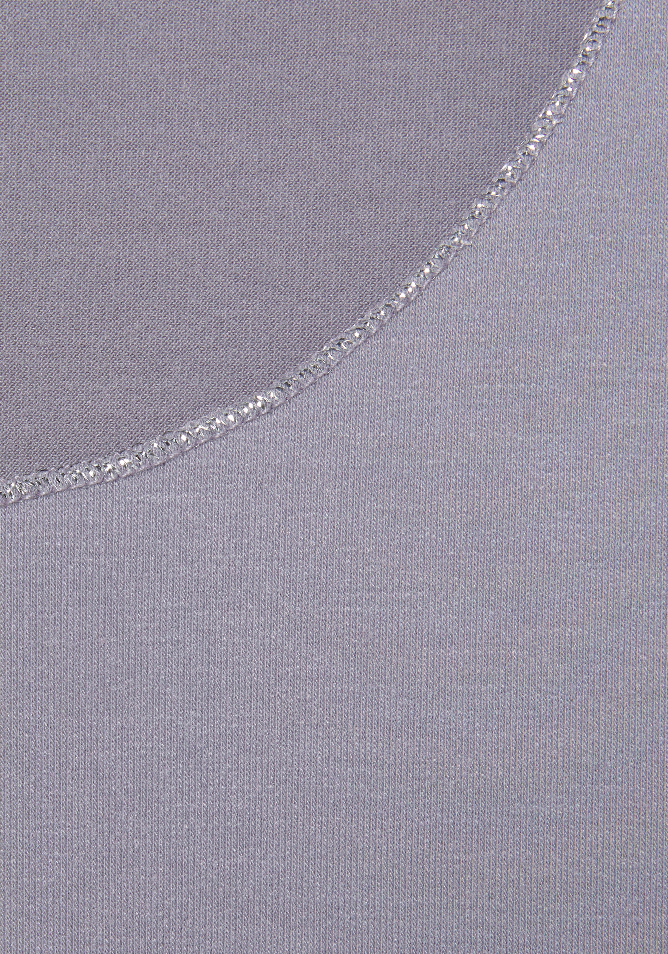 LASCANA Rundhalsshirt »mit eleganten Glitzerabschlüssen«, aus pflegeleichter Qualität