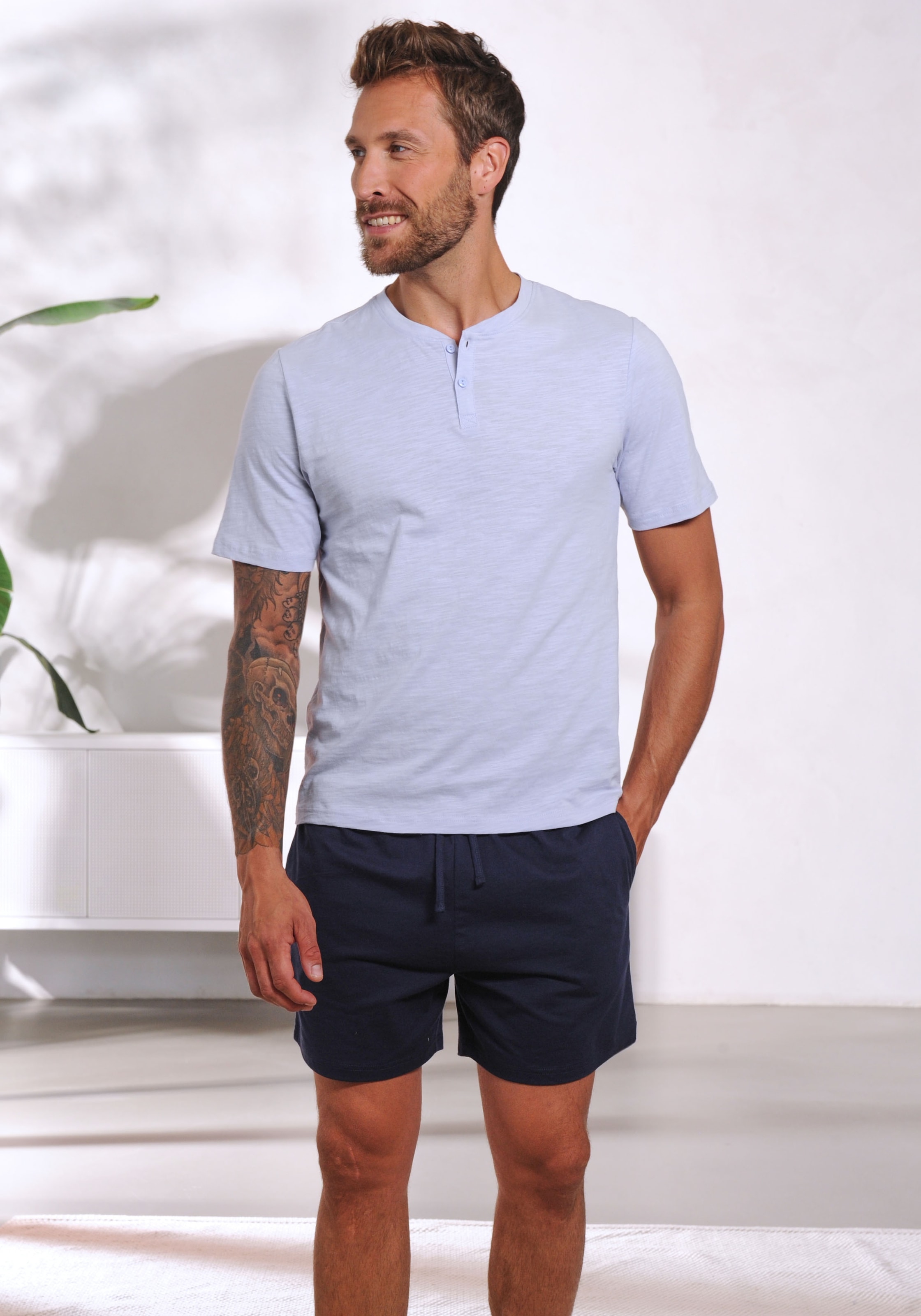 AUTHENTIC LE JOGGER Pyjama, (Packung, 4 tlg., 2 Stück), mit Knopfleiste am Halsausschnitt, Shirt aus strukturierter Baumwolle