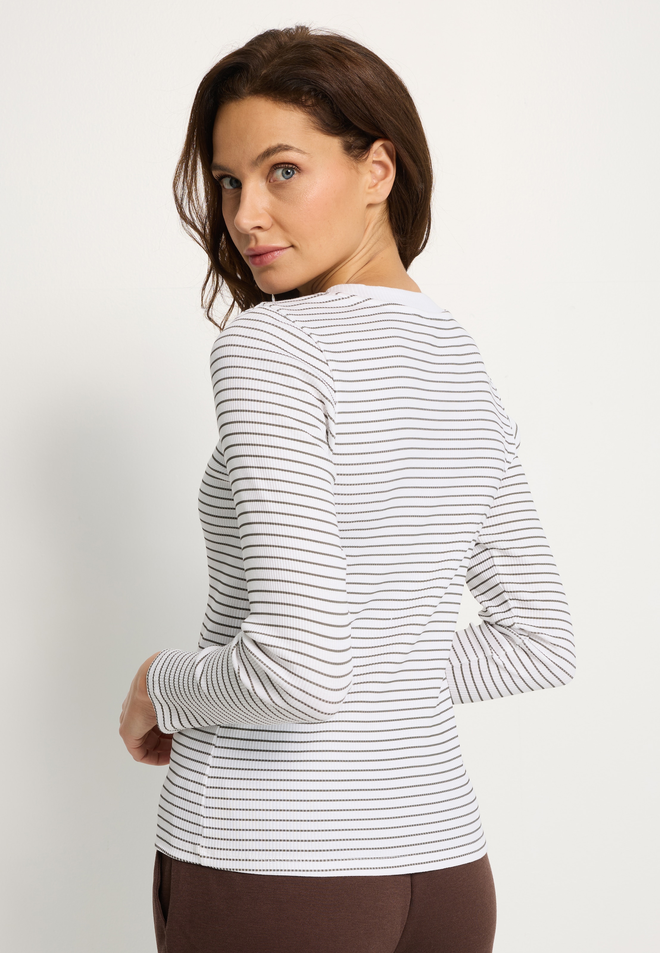 LASCANA Langarmshirt »aus weicher Rippware mit Streifenmuster« langärmeliges Streifenshirt, Rippshirt mit schmaler Passform, casual