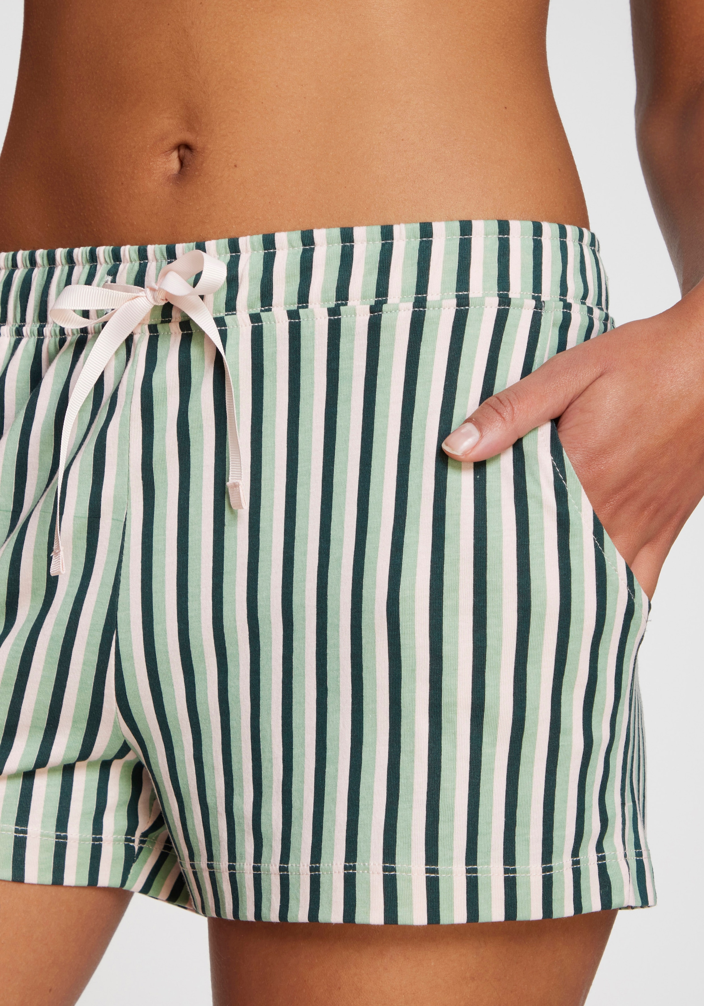 s.Oliver Pyjamashorts, Mit schönem Allovermuster