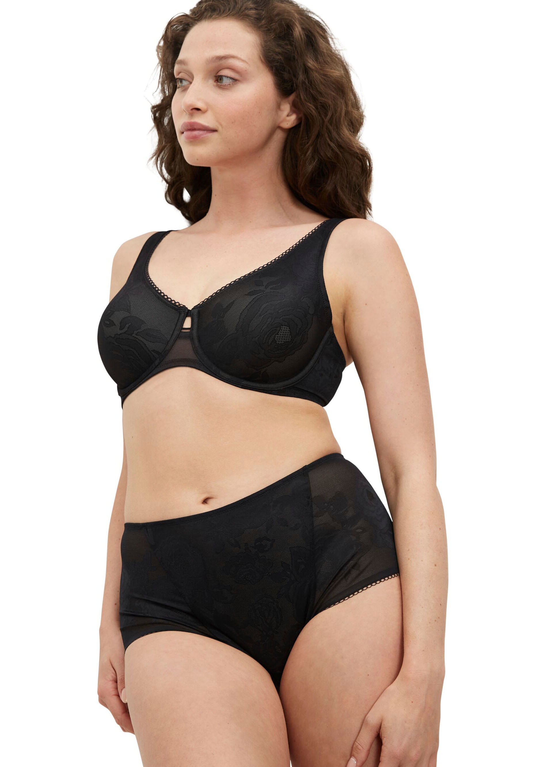 Triumph Minimizer-BH »Wild Rose Sensation« verkleinert die Brust optisch um eine Cup-Größe