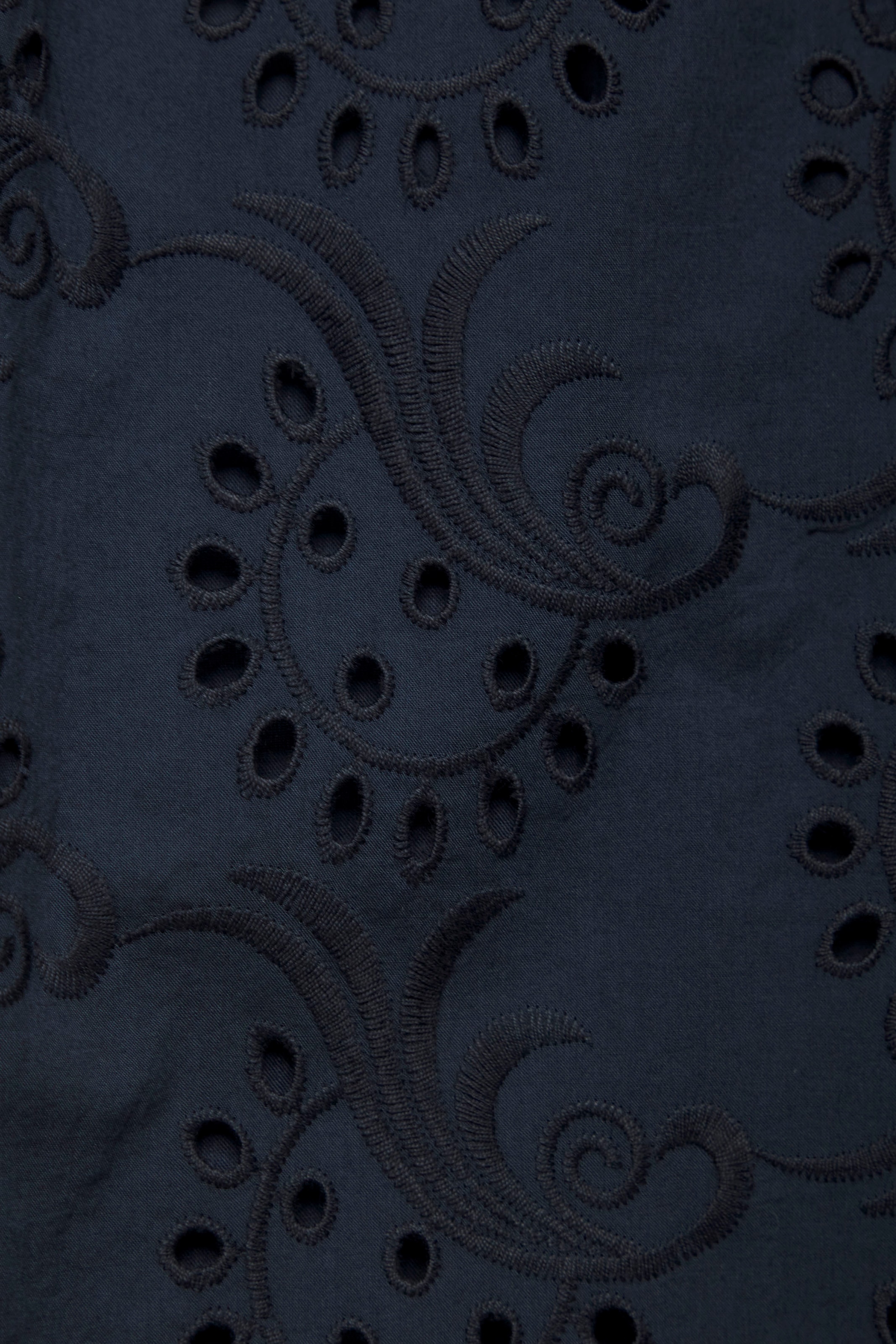 LASCANA Blusenkleid, (mit Bindegürtel), und Lochstickerei, Spitzenkleid