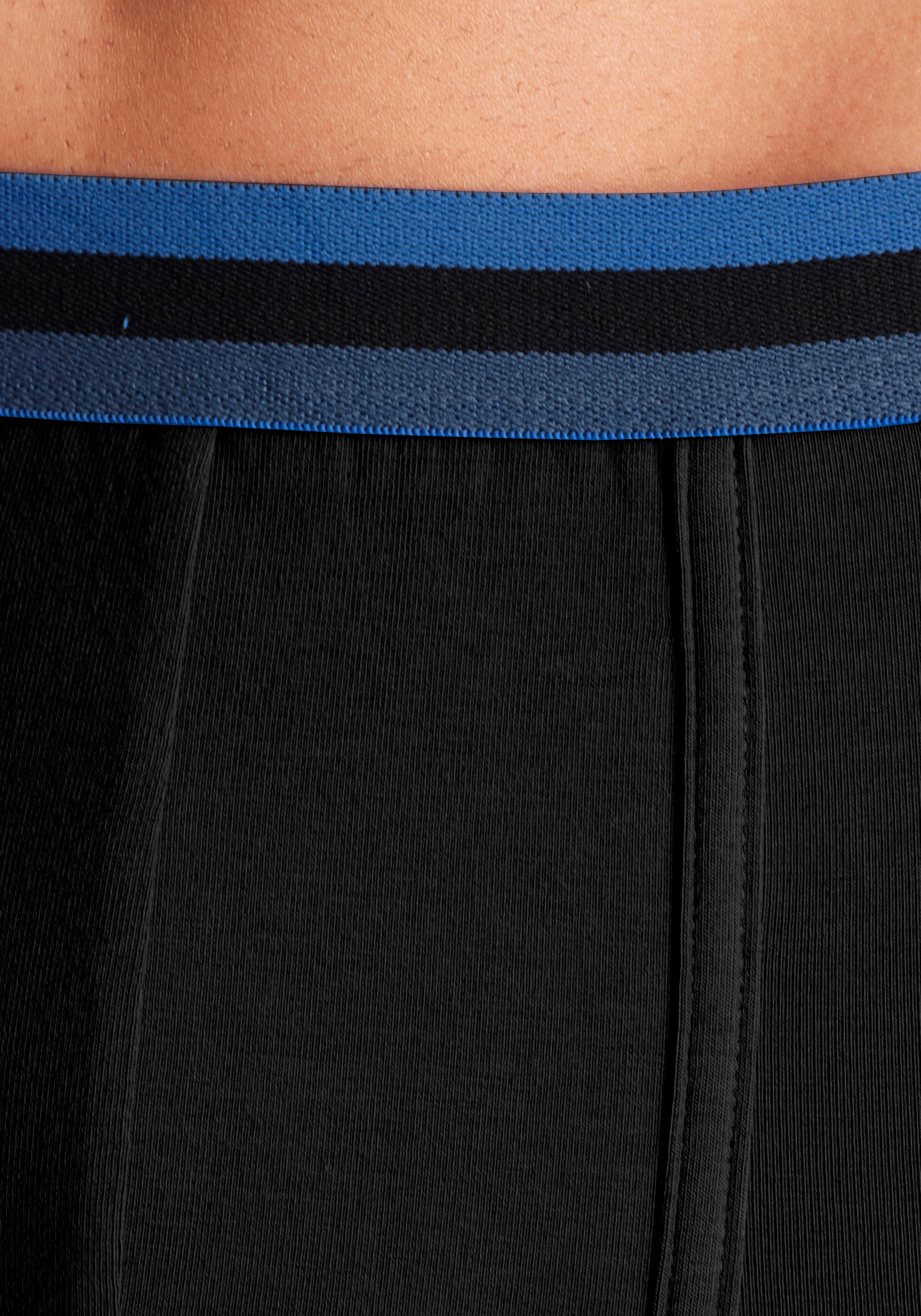 Bench. Langer Boxer, (Packung, 3 St.), Unterhosen mit elastischem Bund und Logodruck auf dem Bein