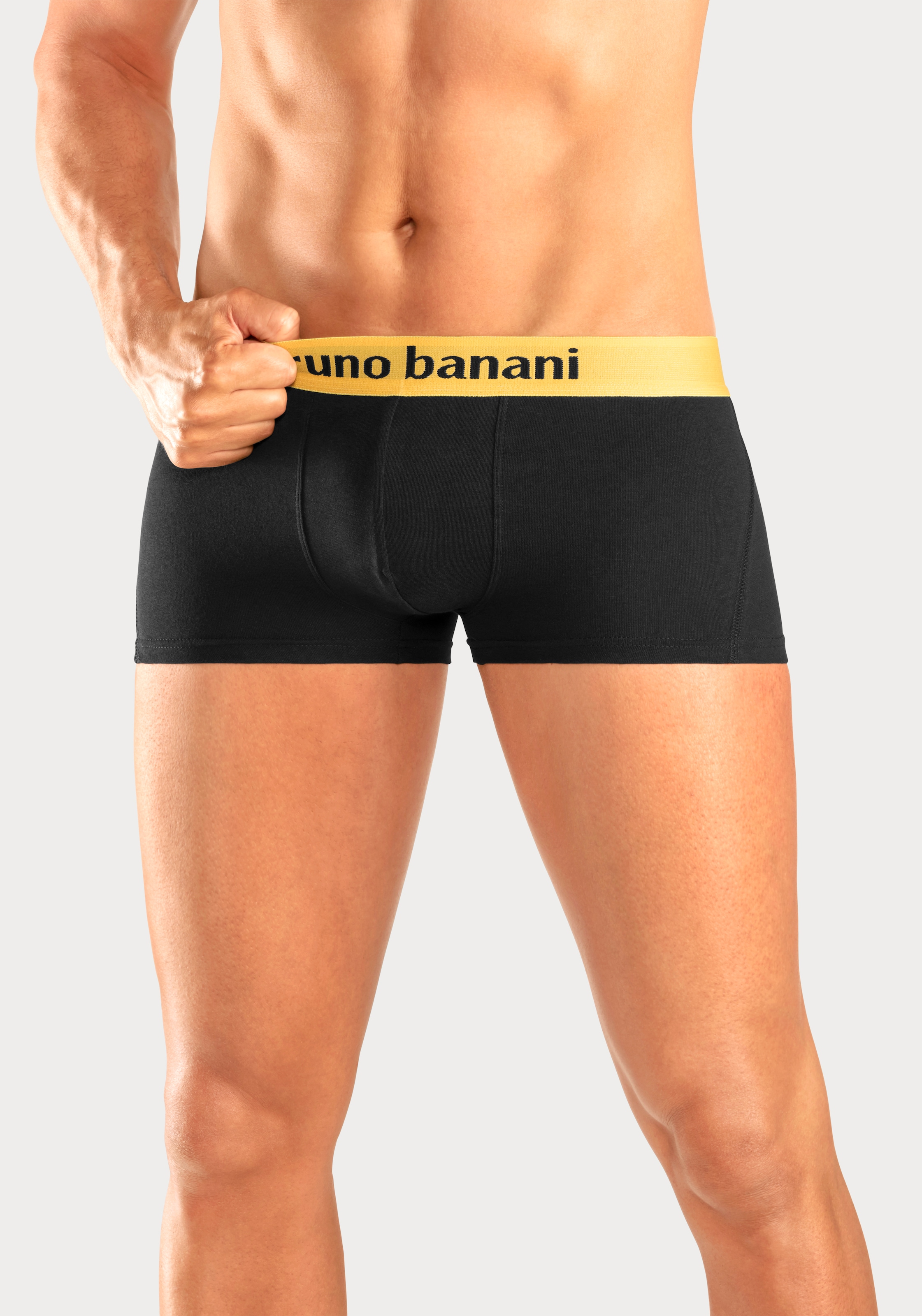 Bruno Banani Hipster, (Packung, 4 St.), knapp sitzende Boxershorts mit Logo Webbund aus Baumwollmischung