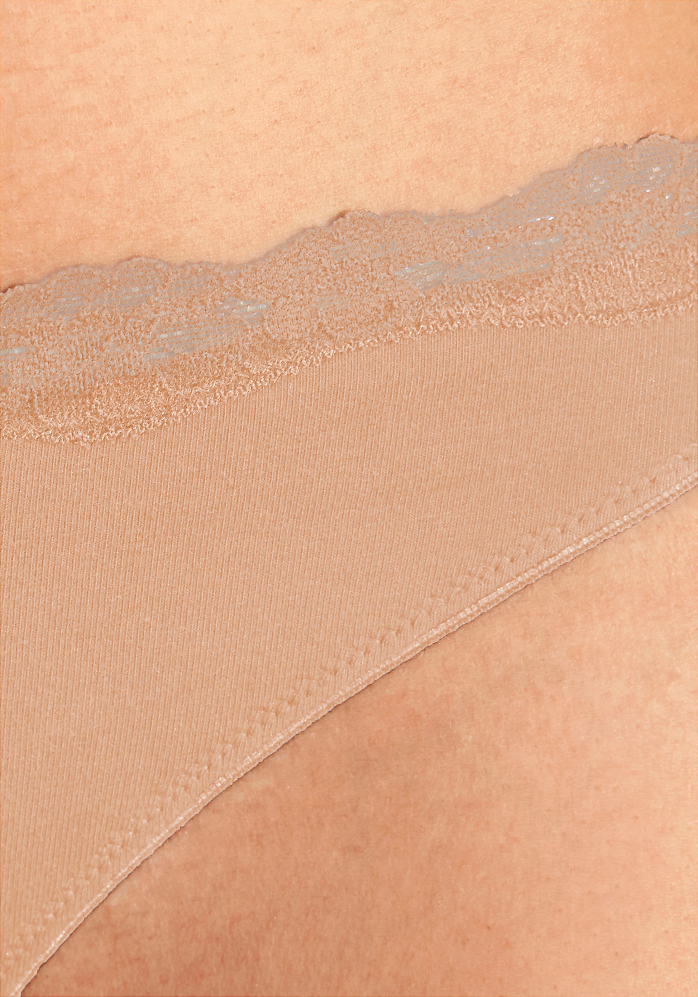 LASCANA String, (3er-Pack), aus elastischer Baumwolle mit zarter Spitze