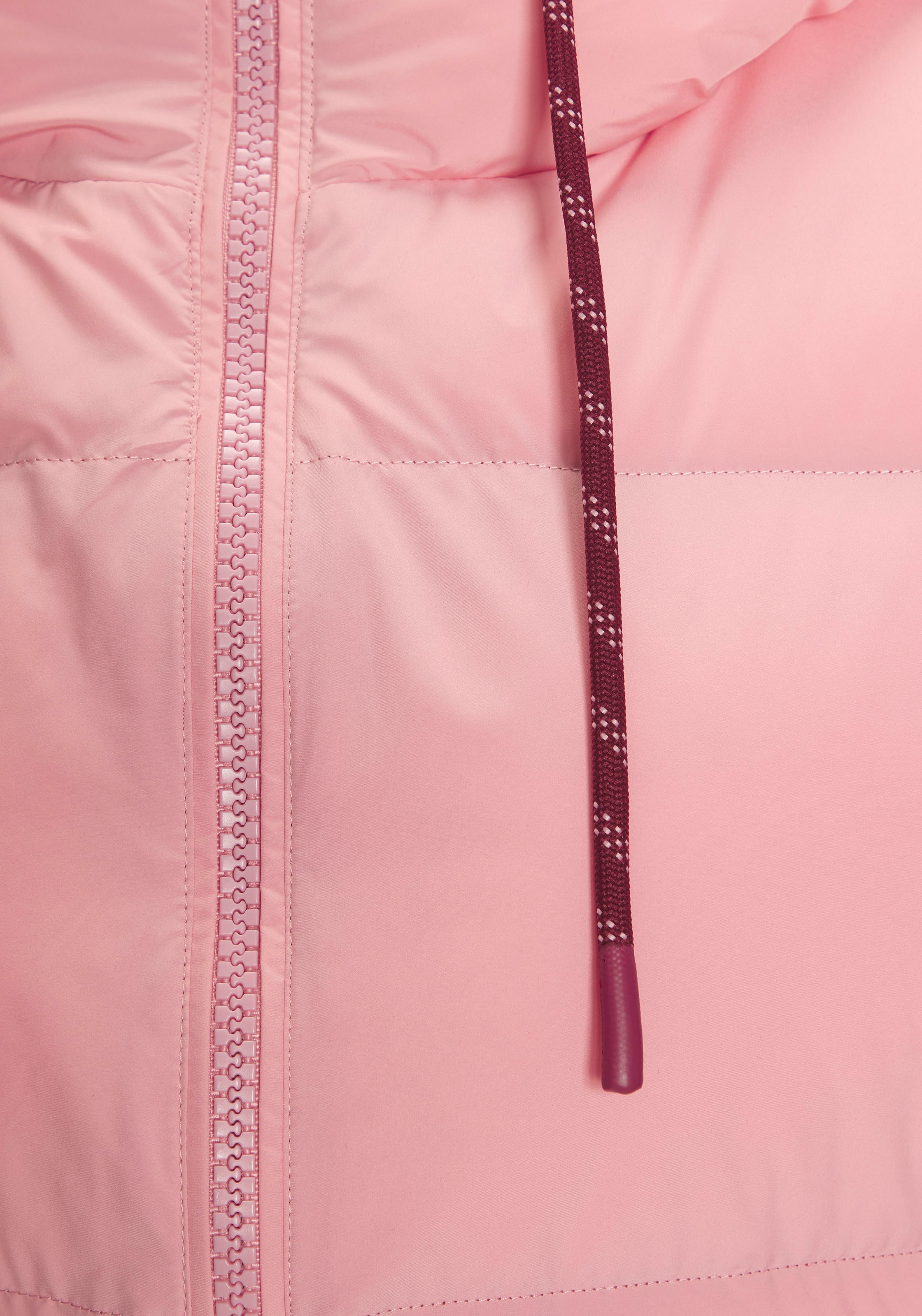 Elbsand Steppweste , mit großem Logoprint auf dem Rücken
