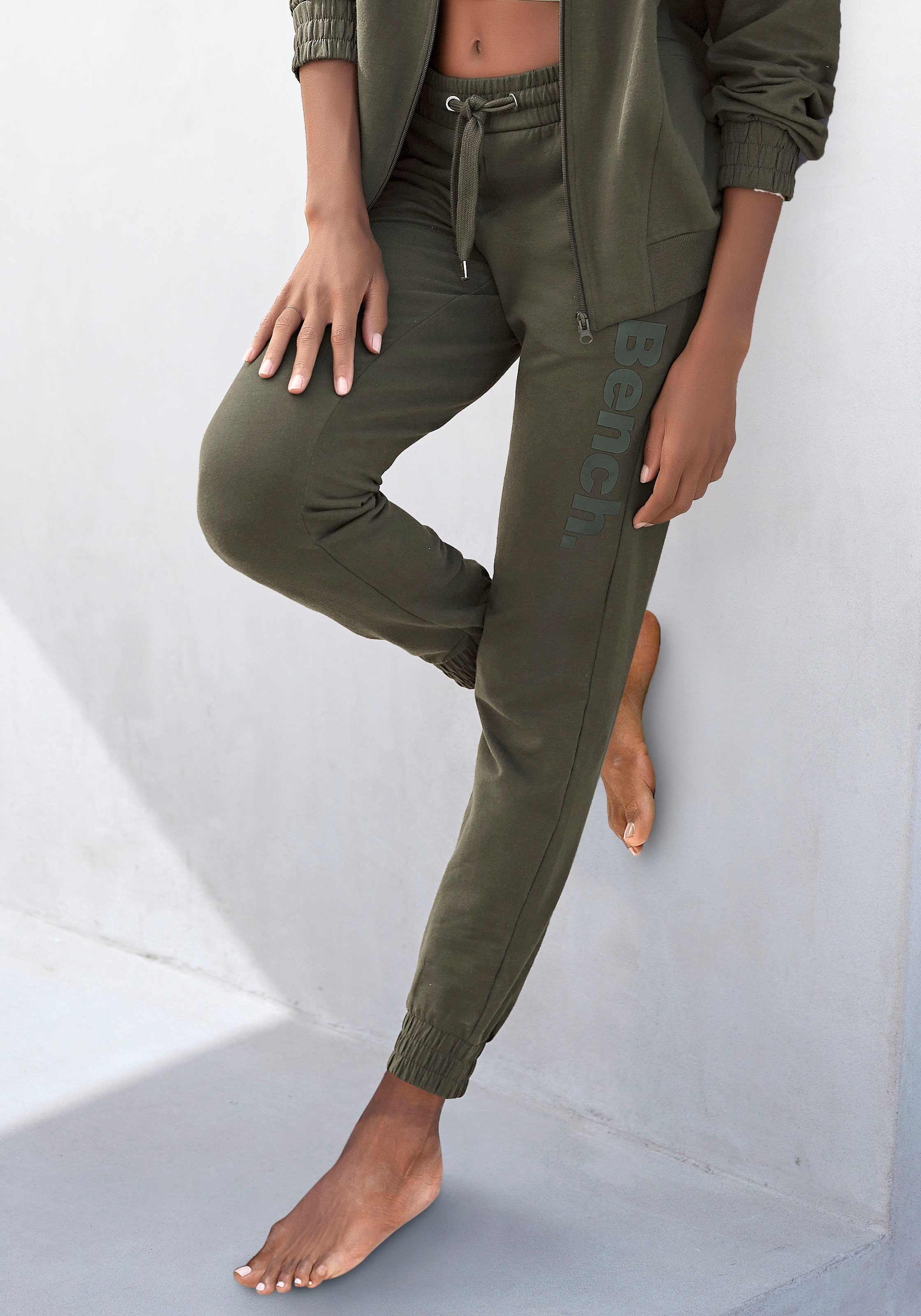 Bench. Loungewear Homewearhose  mit Reißverschluss Taschen, Loungeanzug