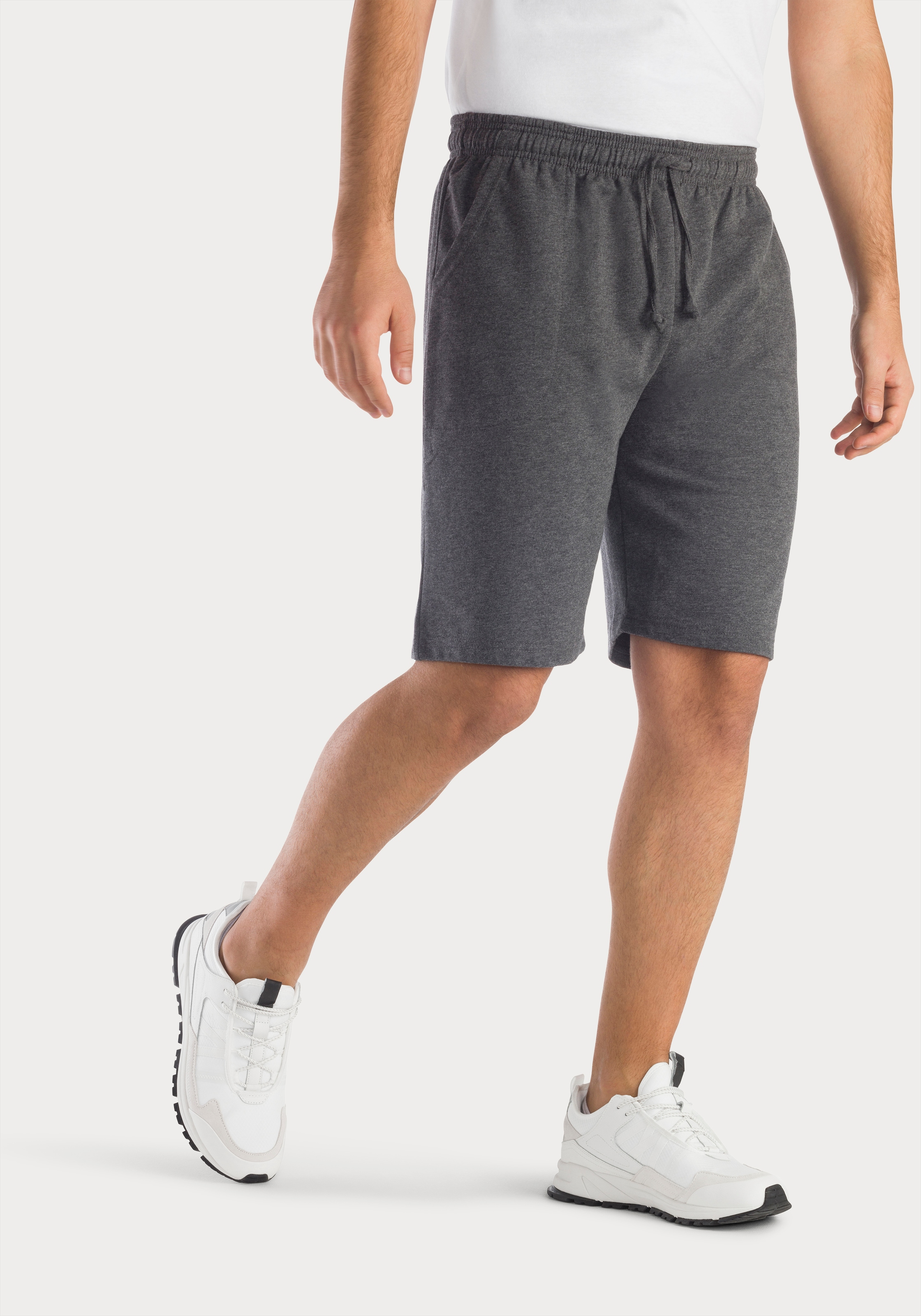 KangaROOS Sweatshorts »kurze Jogginghose«, aus weicher Sweatware mit Kordel