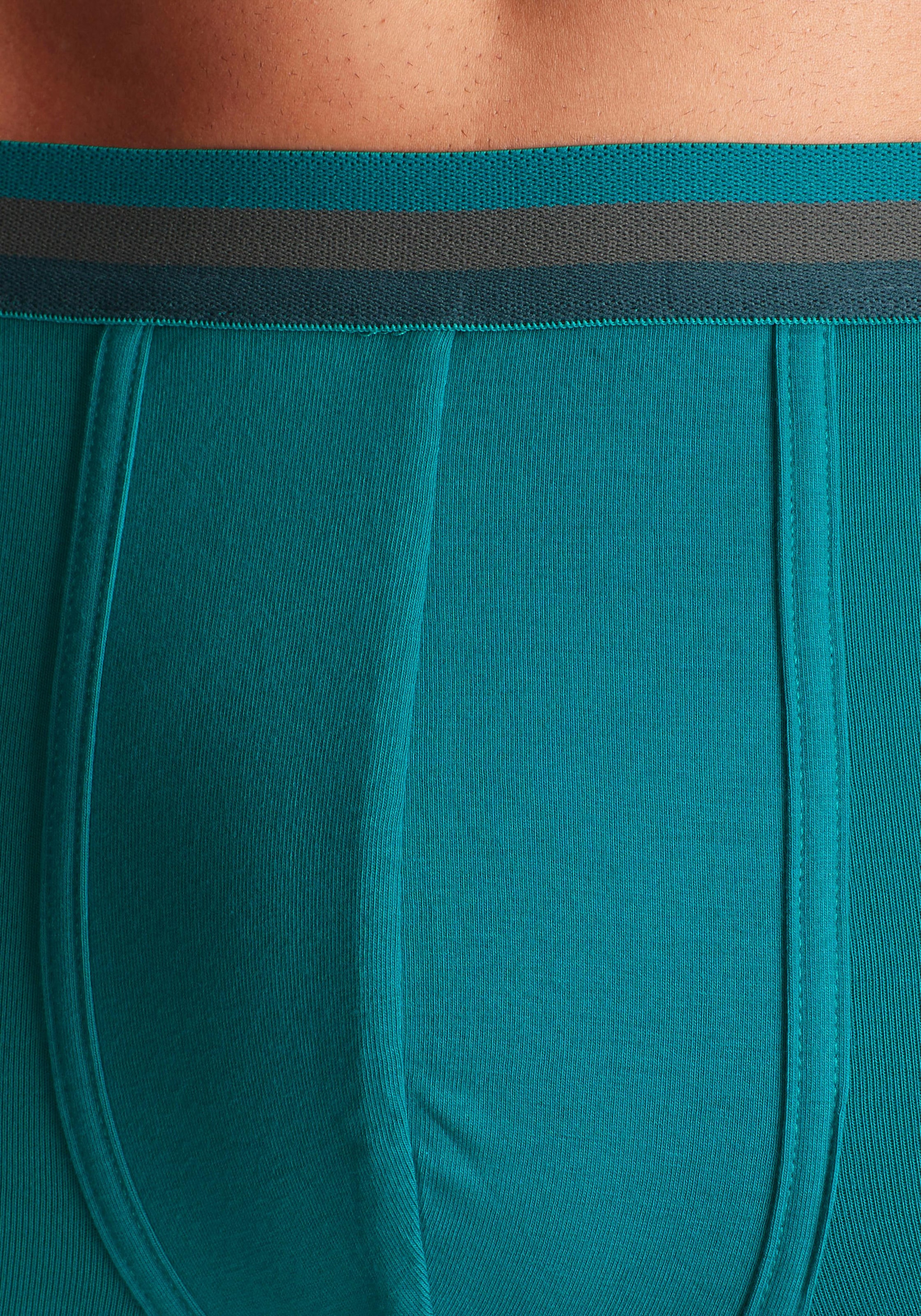 Bench. Langer Boxer, (Packung, 3 St.), Unterhosen mit elastischem Bund und Logodruck auf dem Bein