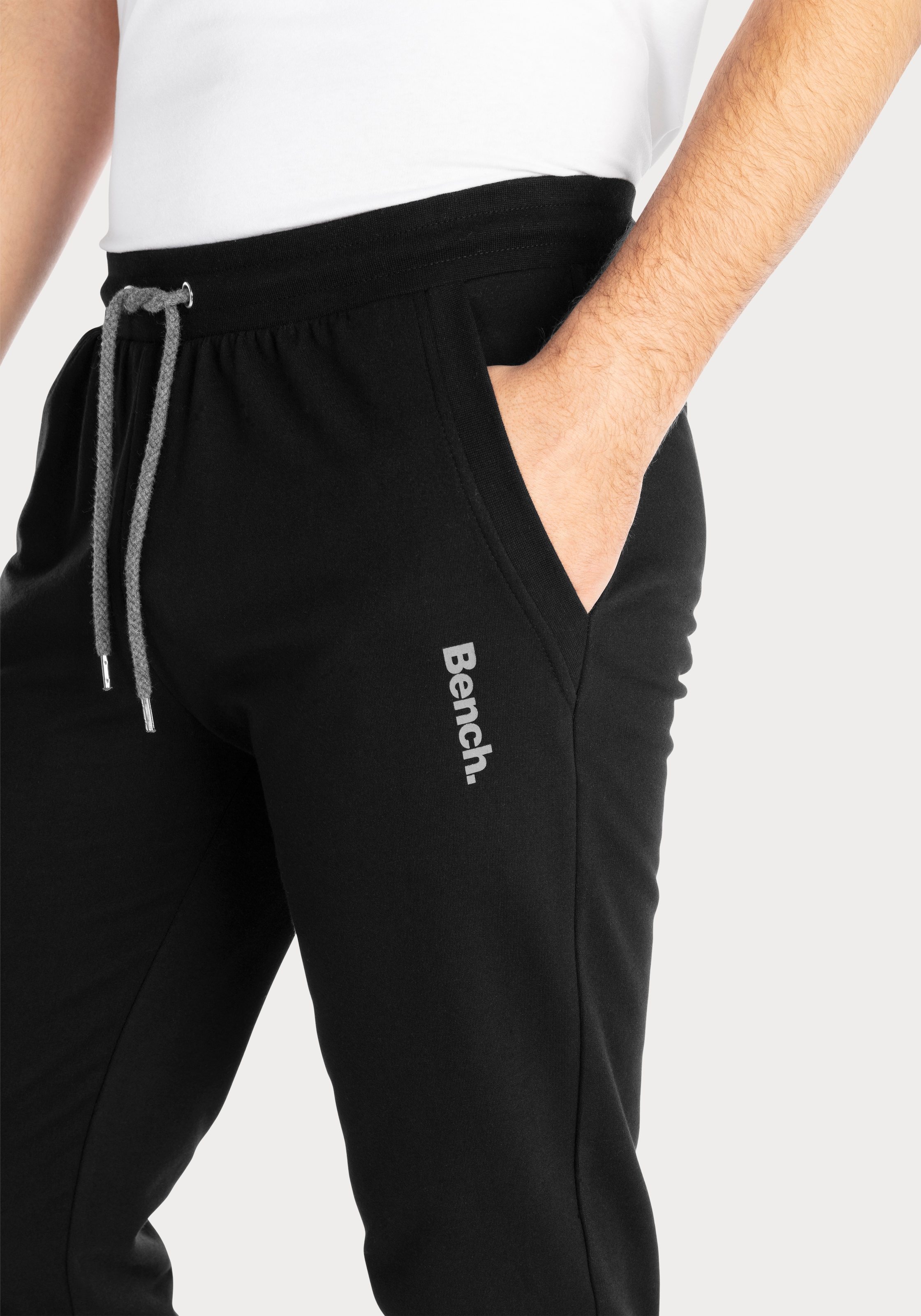 Bench. Loungewear Sweathose, Jogginghose mit Kordel, aus Baumwoll-Mix