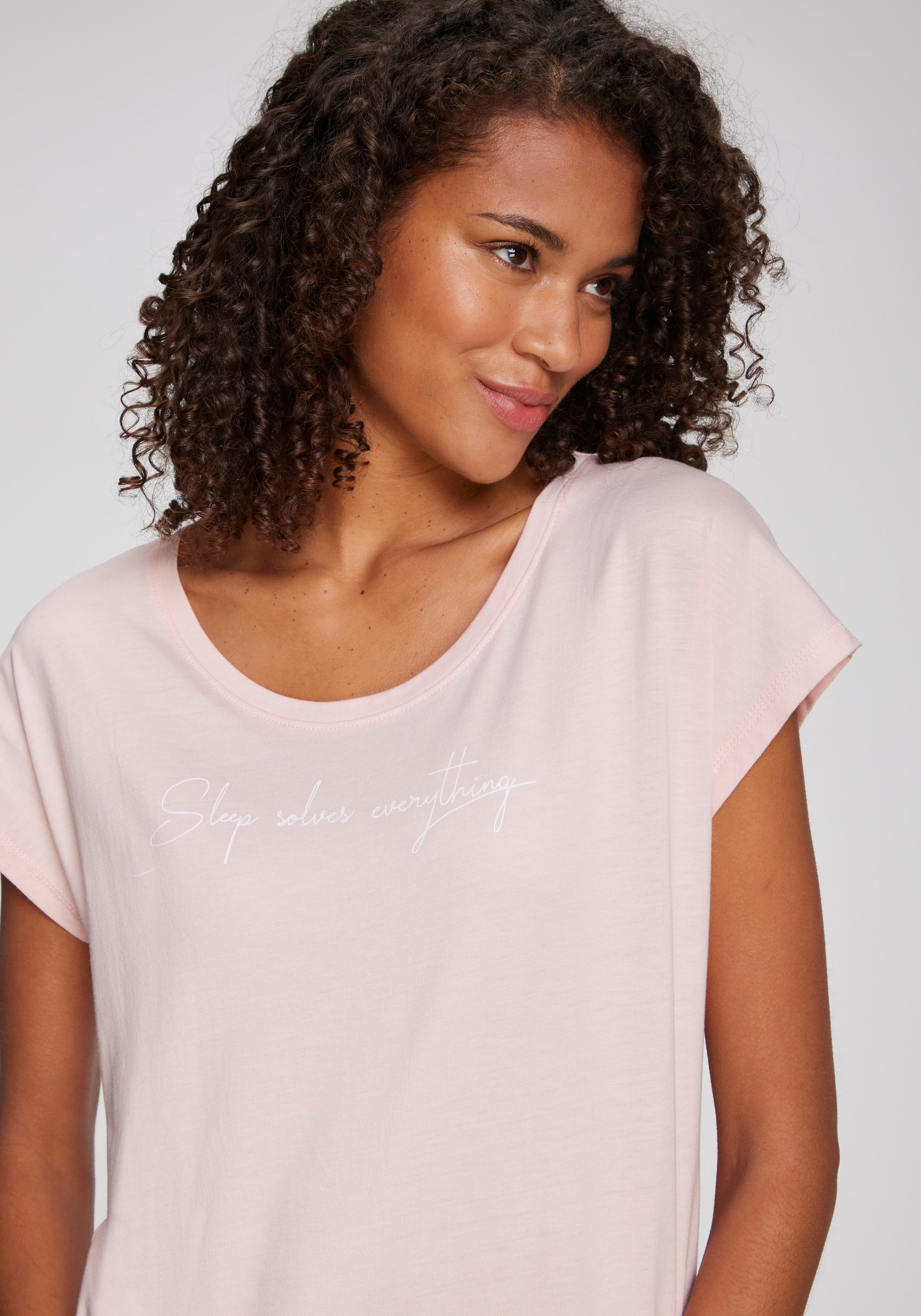 Vivance Dreams T-Shirt, Mit kleinem Frontprint