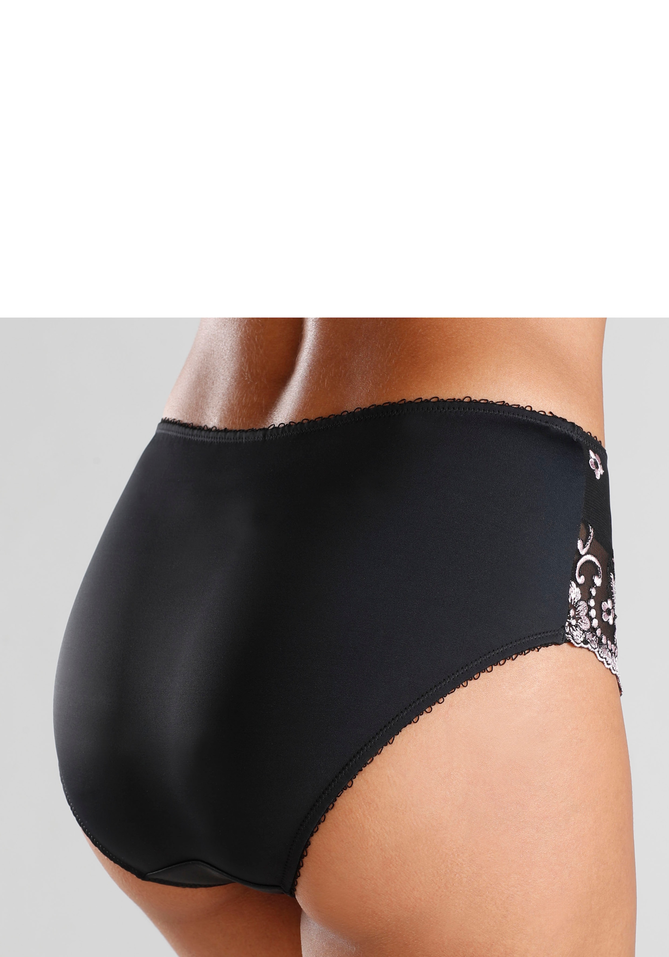 LASCANA Slip »Wanda«, in abdeckender Schnittform und Stickerei Spitze