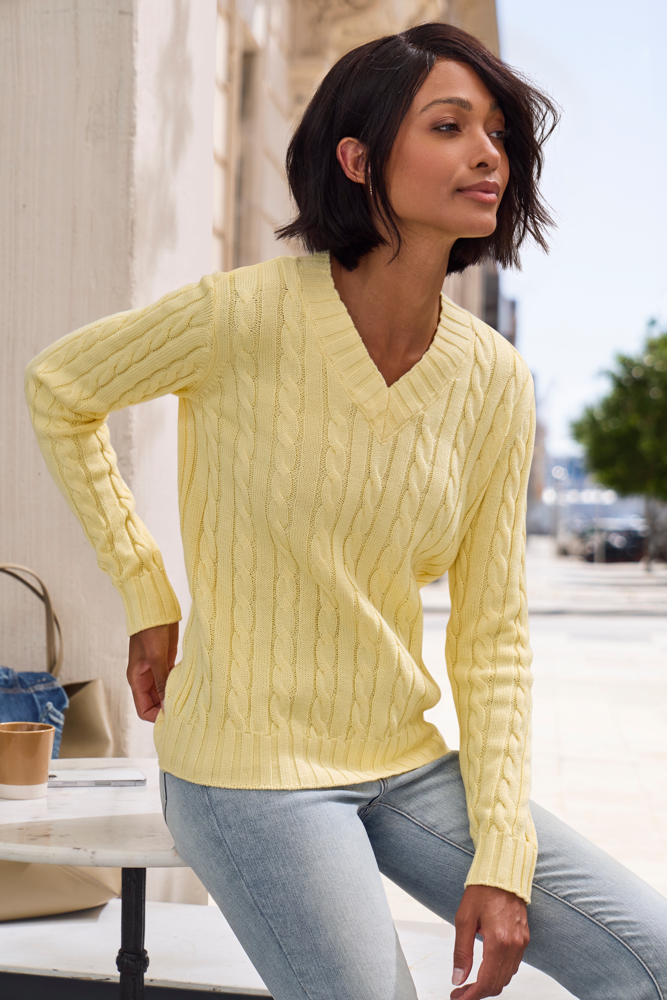 LASCANA V-Ausschnitt-Pullover mit Zopfstrickmuster