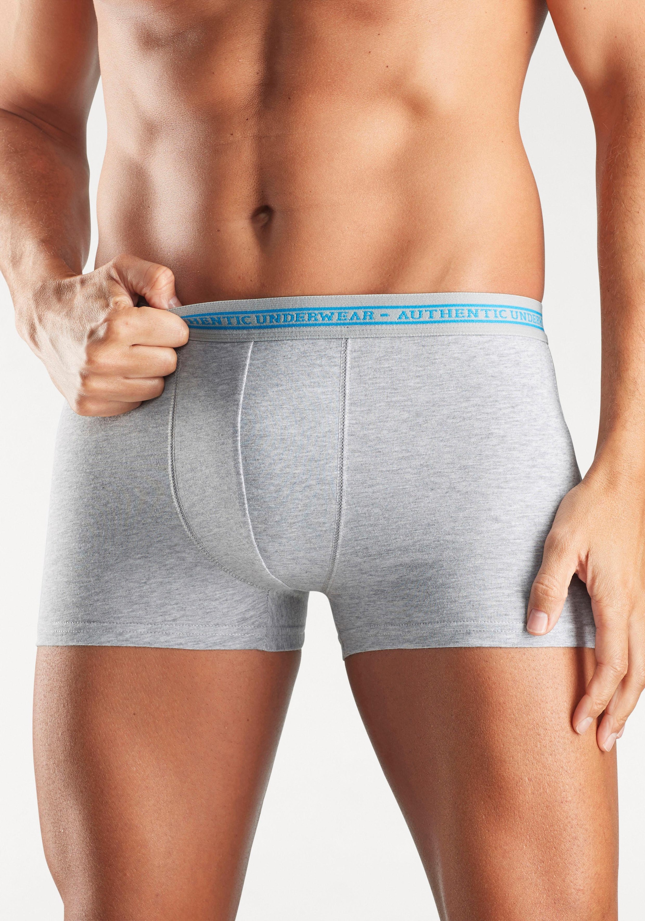 AUTHENTIC UNDERWEAR Boxer »Boxershorts für Herren«, (Packung, 4 St.), schwarzer Webbund mit Logoschriftzug