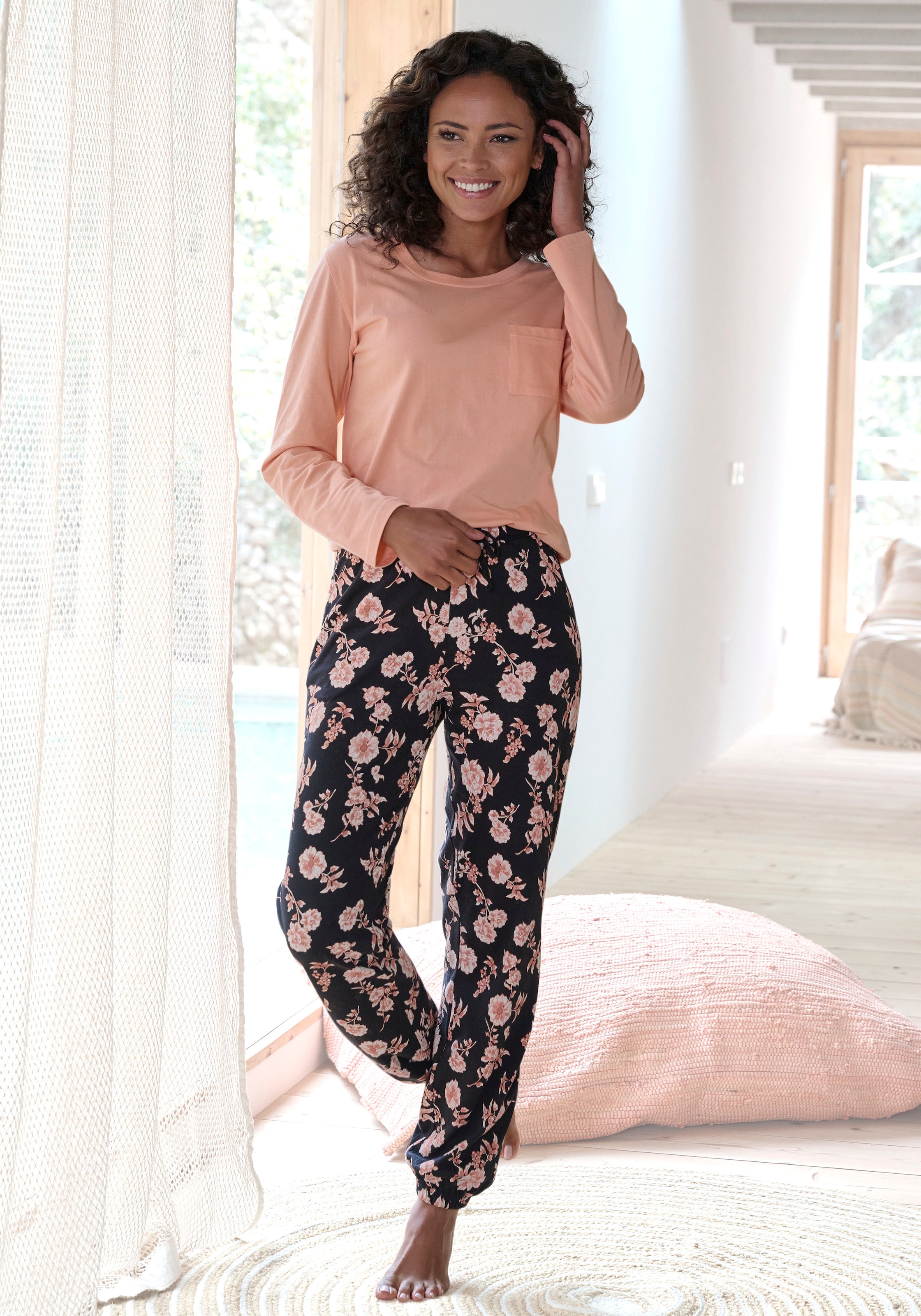 Vivance Dreams Pyjama, (2 tlg.), mit schönem Naturprint