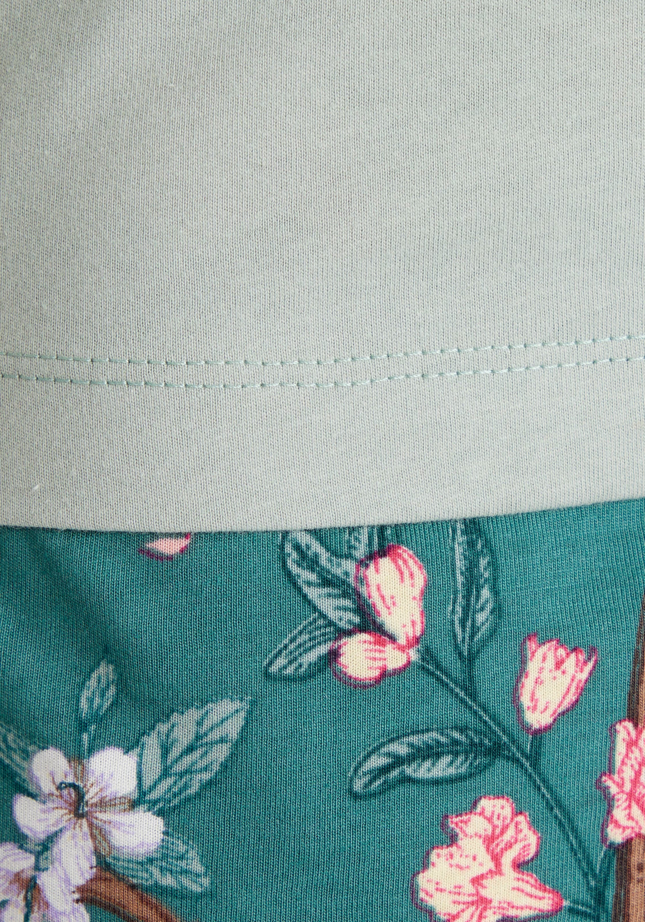 LASCANA Shorty mit elegantem Blumenmuster