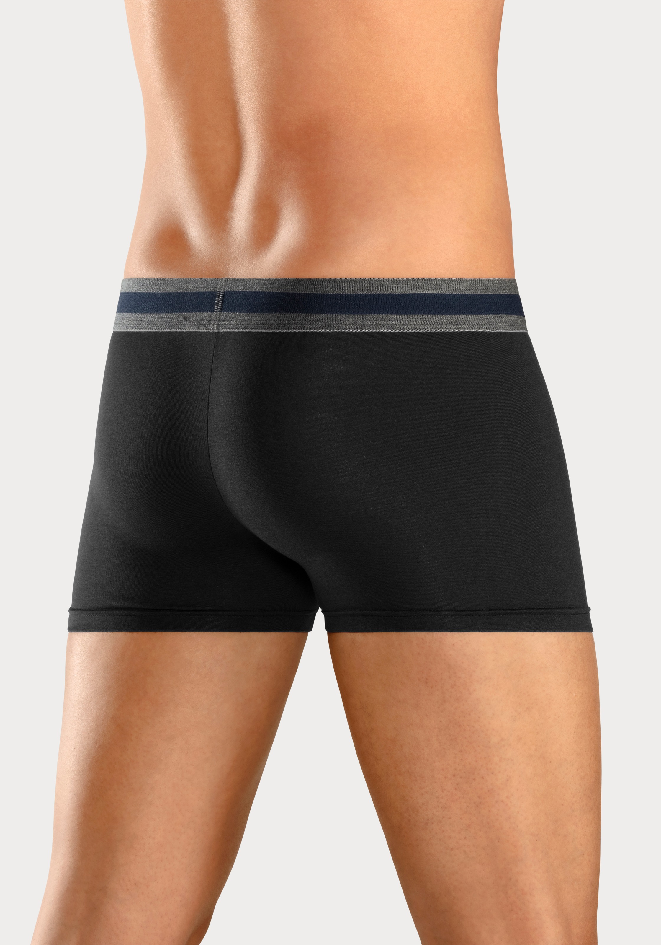 Bench. Boxer »Boxershorts für Herren«, (Packung, 4 St.), Unterhosen mit Overlock-Nähten vorn