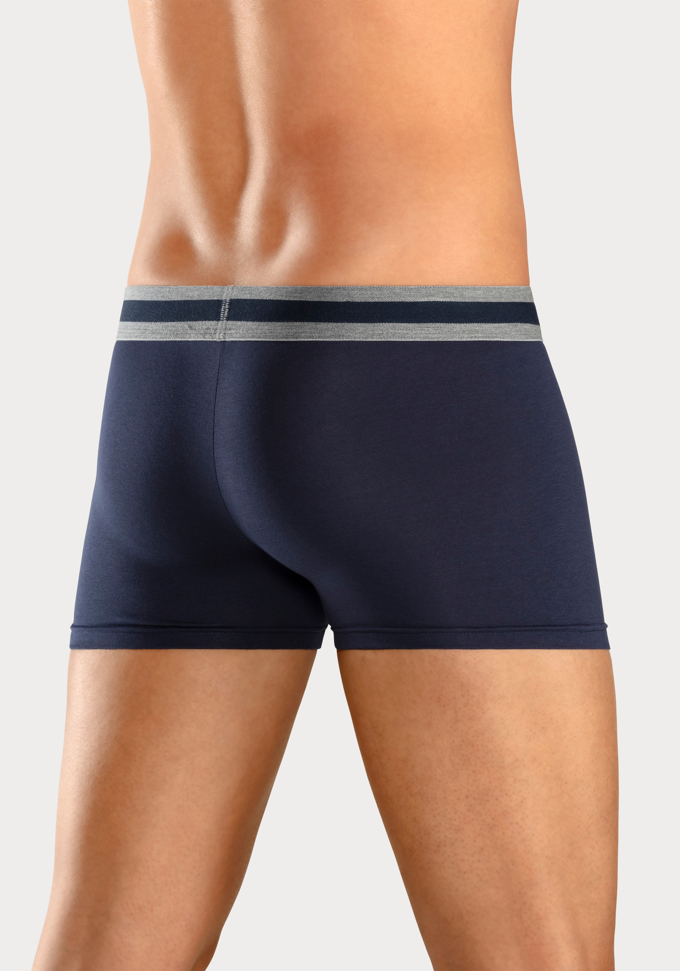 Bench. Boxer »Boxershorts für Herren«, (Packung, 4 St.), Unterhosen mit Overlock-Nähten vorn