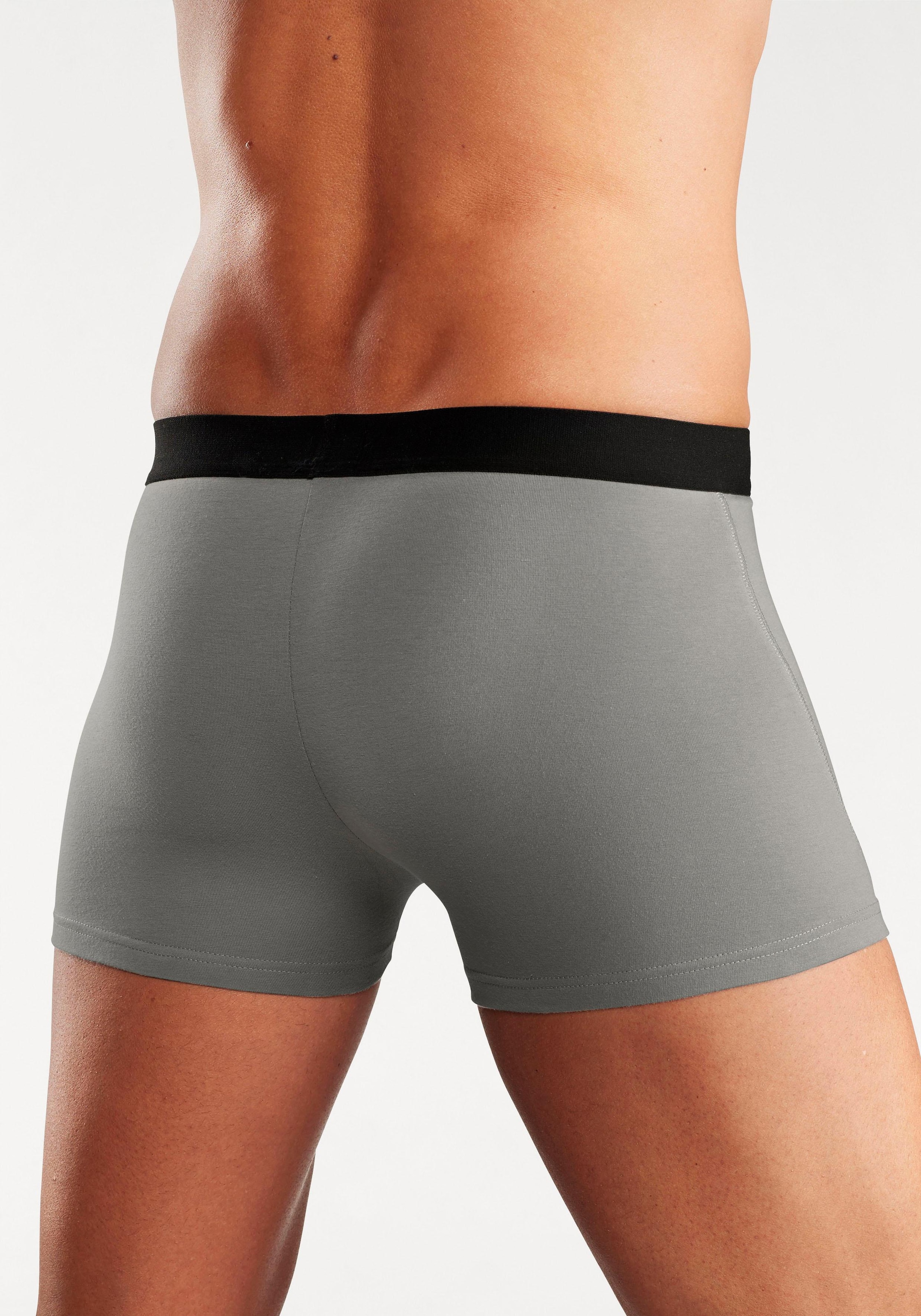 Bruno Banani Boxer »Boxershorts für Herren«, (Packung, 4 St.), mit farbigen Marken-Schriftzug am Bündchen