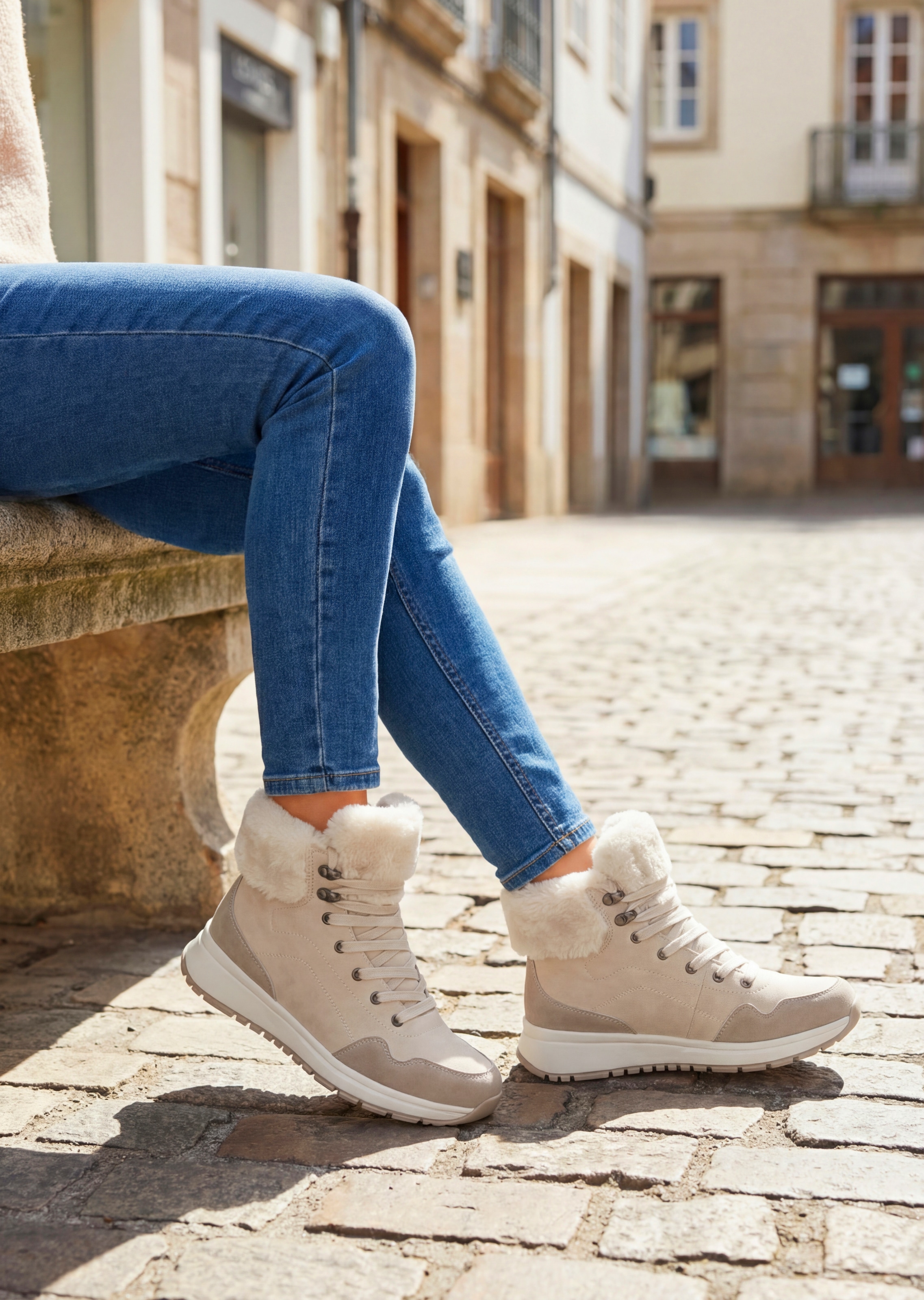 LASCANA Winterstiefelette »High Top Sneaker, Schnürschuh, Boots, Stiefelette«  aus wasserabweisendem Material mit Warmfutter VEGAN