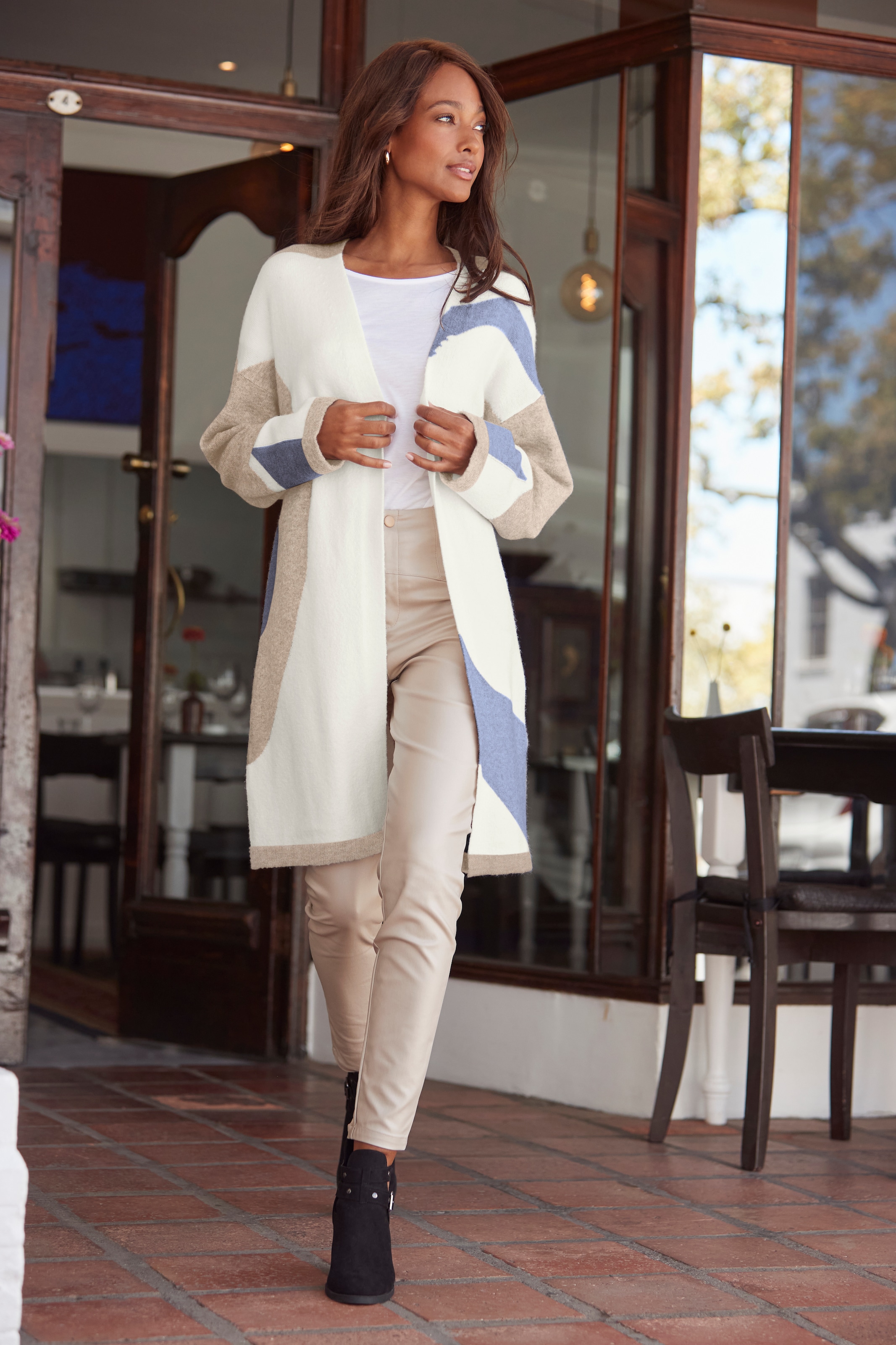 LASCANA Longstrickjacke, mit Muster, weicher Cardigan, bequeme Passform